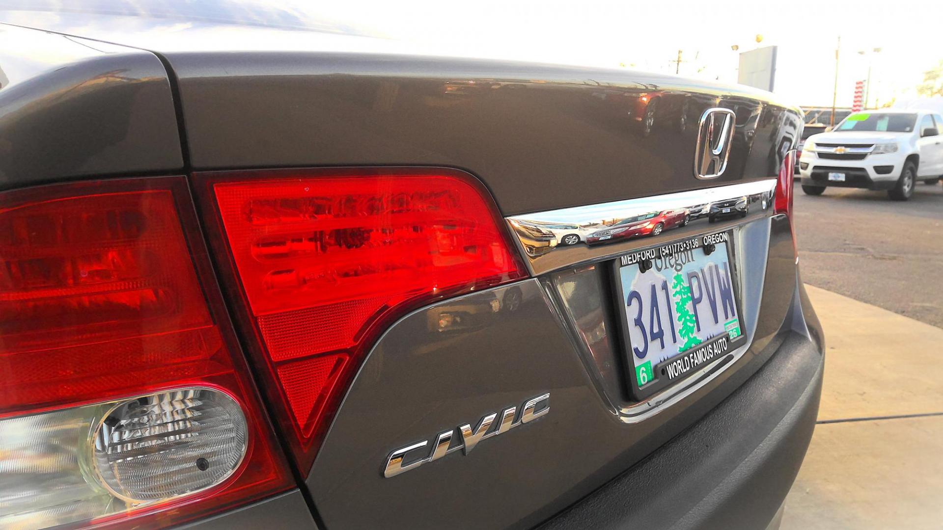 2010 BROWN Honda Civic LX Sedan 5-Speed AT (19XFA1F56AE) with an 1.8L L4 SOHC 16V engine, 5-Speed Automatic transmission, located at 502 S. Riverside Avenue, Medford, OR, 97501, (541) 773-3136, 42.322803, -122.867477 - Photo#3