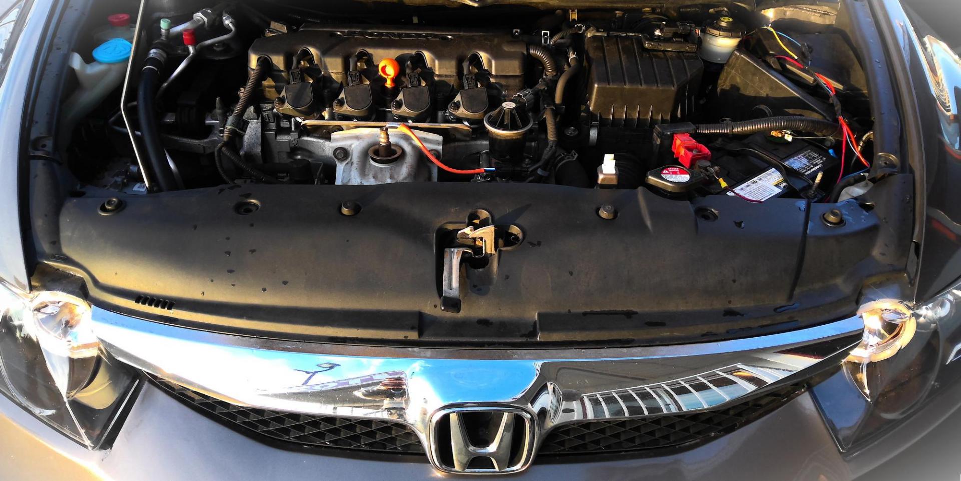 2010 BROWN Honda Civic LX Sedan 5-Speed AT (19XFA1F56AE) with an 1.8L L4 SOHC 16V engine, 5-Speed Automatic transmission, located at 502 S. Riverside Avenue, Medford, OR, 97501, (541) 773-3136, 42.322803, -122.867477 - Photo#9