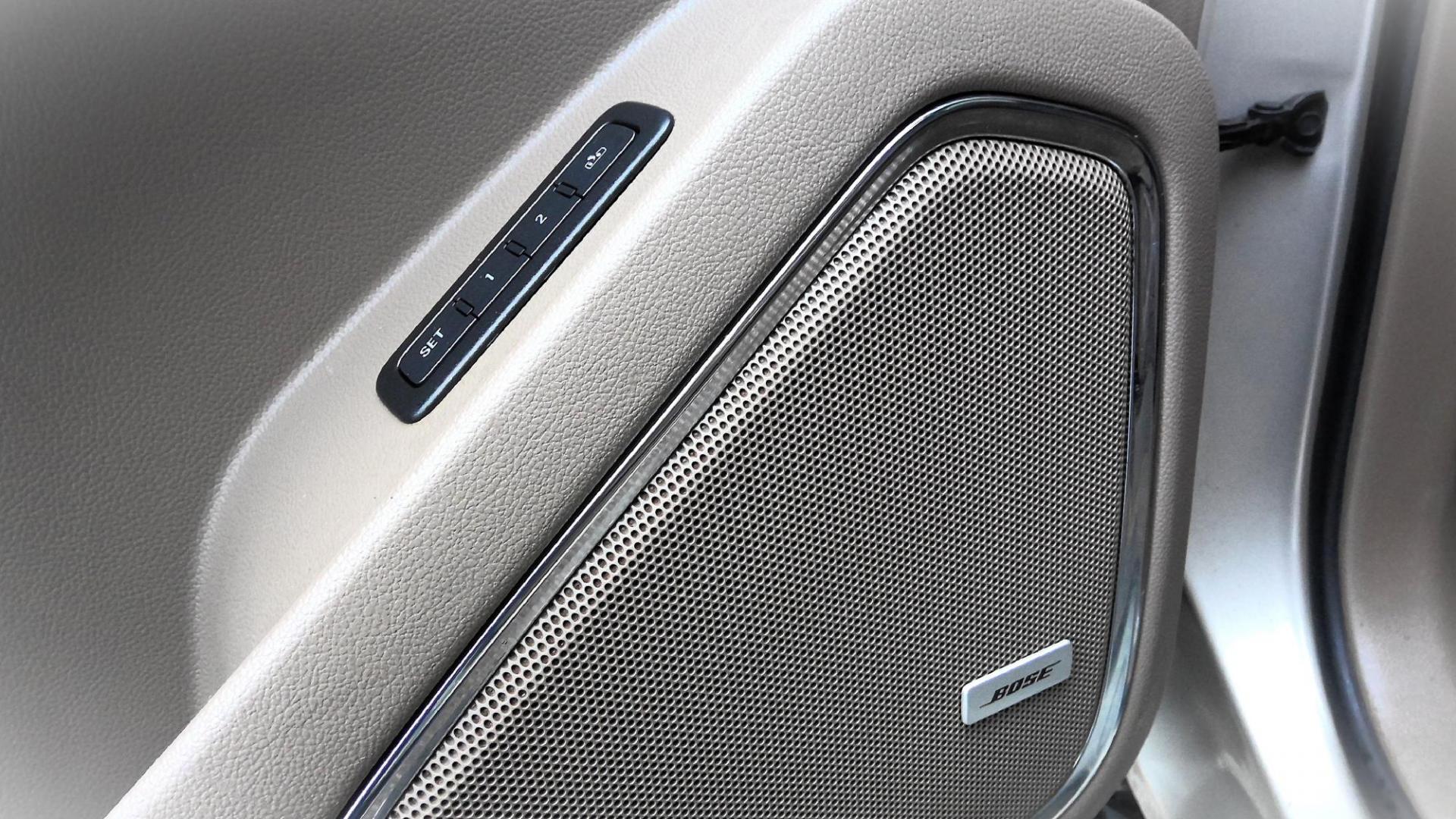 2017 GOLD Chevrolet Suburban Premier 4WD (1GNSKJKCXHR) with an 5.3L V8 OHV 16V engine, 6A transmission, located at 502 S. Riverside Avenue, Medford, OR, 97501, (541) 773-3136, 42.322803, -122.867477 - Photo#21