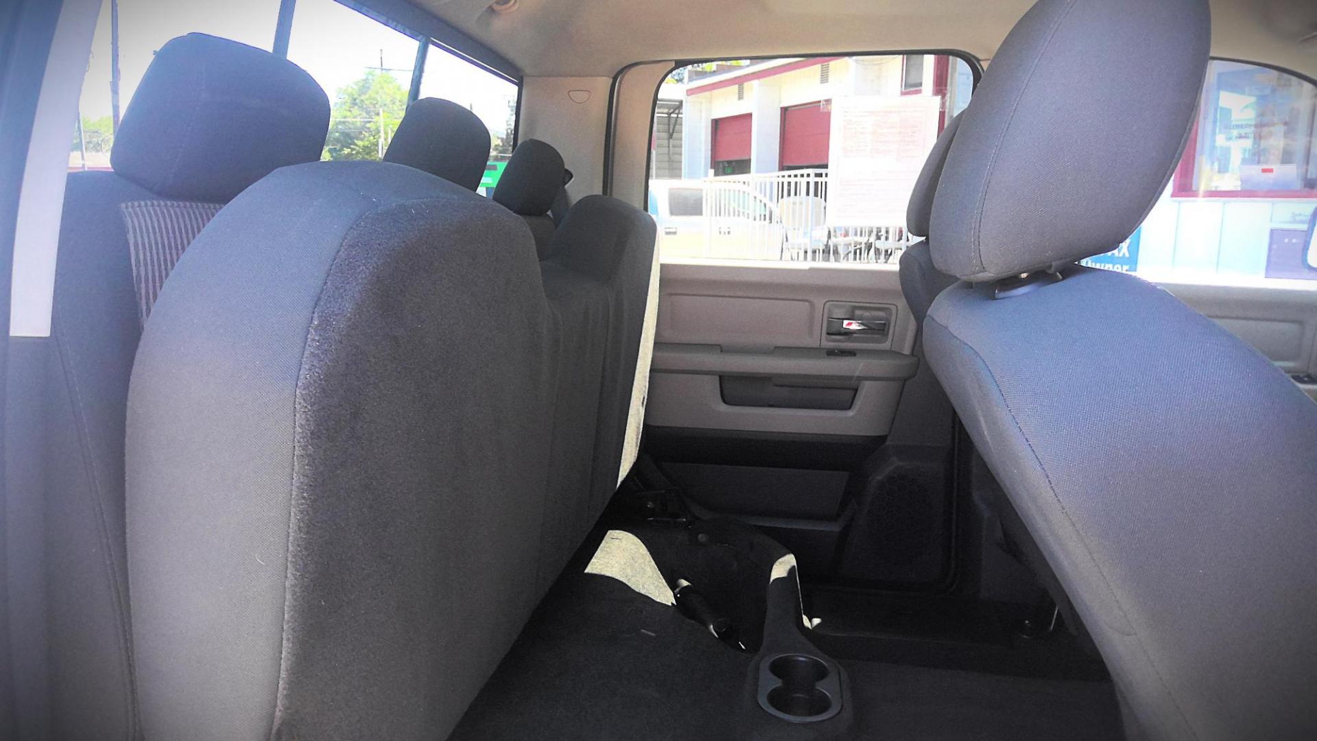 2010 SILVER Dodge Ram 1500 Laramie Crew Cab 4WD (1D7RV1CP5AS) with an 4.7L V8 SOHC 16V FFV engine, 5-Speed Automatic transmission, located at 502 S. Riverside Avenue, Medford, OR, 97501, (541) 773-3136, 42.322803, -122.867477 - Photo#6