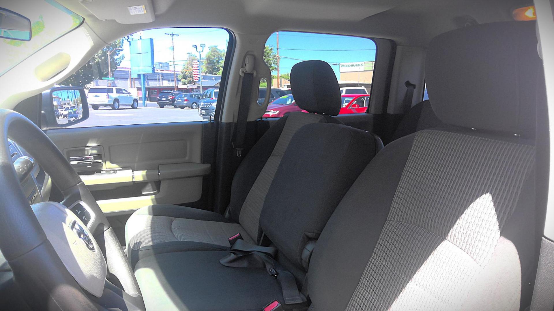 2010 SILVER Dodge Ram 1500 Laramie Crew Cab 4WD (1D7RV1CP5AS) with an 4.7L V8 SOHC 16V FFV engine, 5-Speed Automatic transmission, located at 502 S. Riverside Avenue, Medford, OR, 97501, (541) 773-3136, 42.322803, -122.867477 - Photo#10