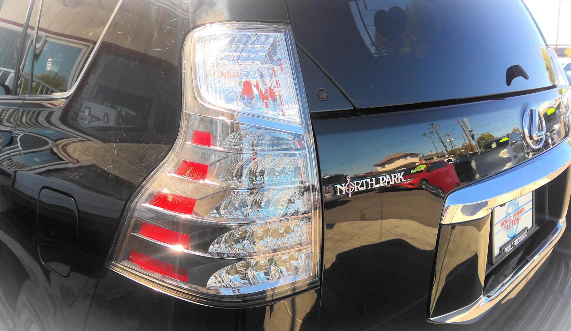 2016 BLACK Lexus GX 460 Luxury (JTJJM7FX4G5) with an 4.6L V8 DOHC 32V engine, 6A transmission, located at 502 S. Riverside Avenue, Medford, OR, 97501, (541) 773-3136, 42.322803, -122.867477 - Photo#4