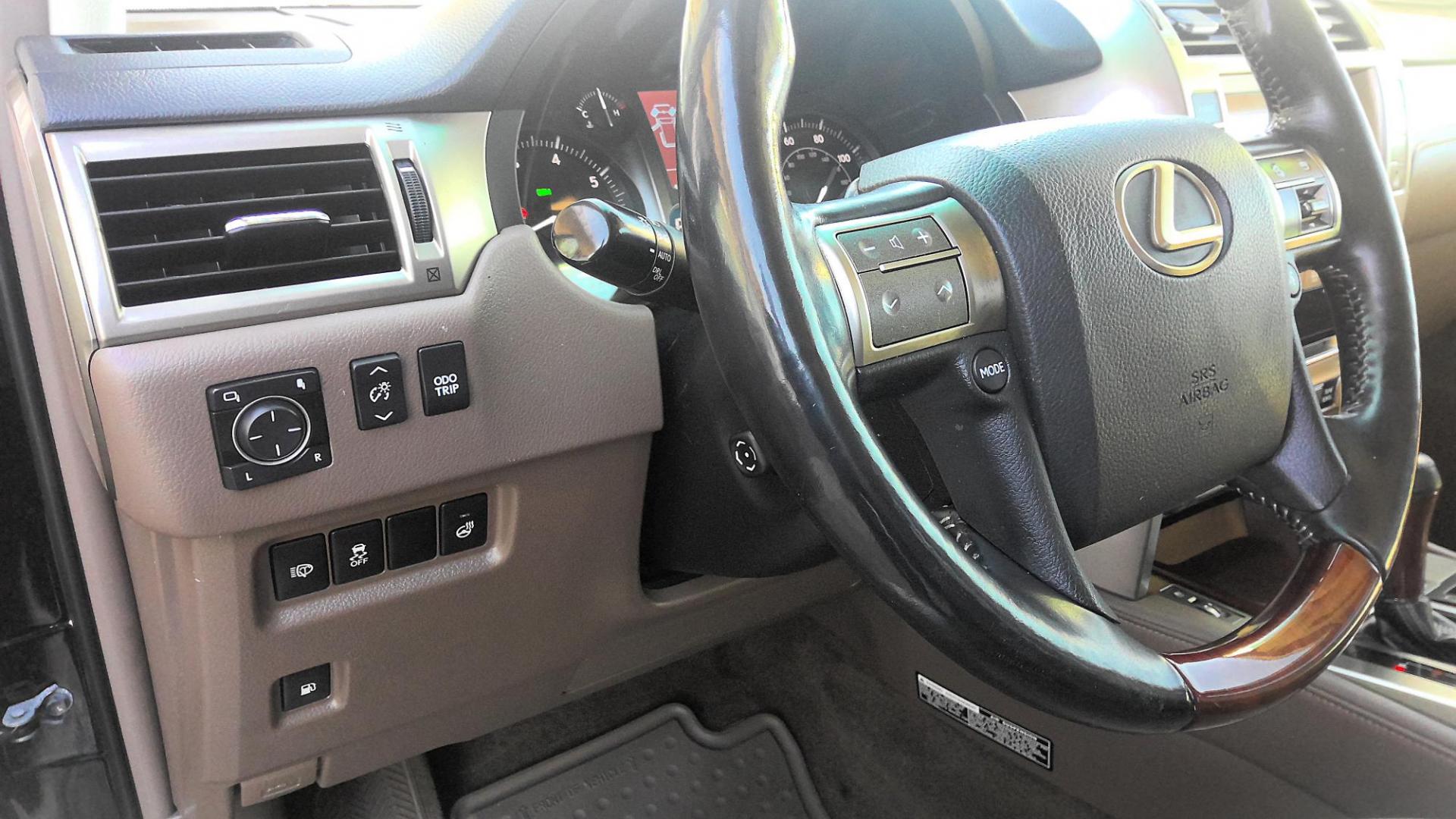 2016 BLACK Lexus GX 460 Luxury (JTJJM7FX4G5) with an 4.6L V8 DOHC 32V engine, 6A transmission, located at 502 S. Riverside Avenue, Medford, OR, 97501, (541) 773-3136, 42.322803, -122.867477 - Photo#19