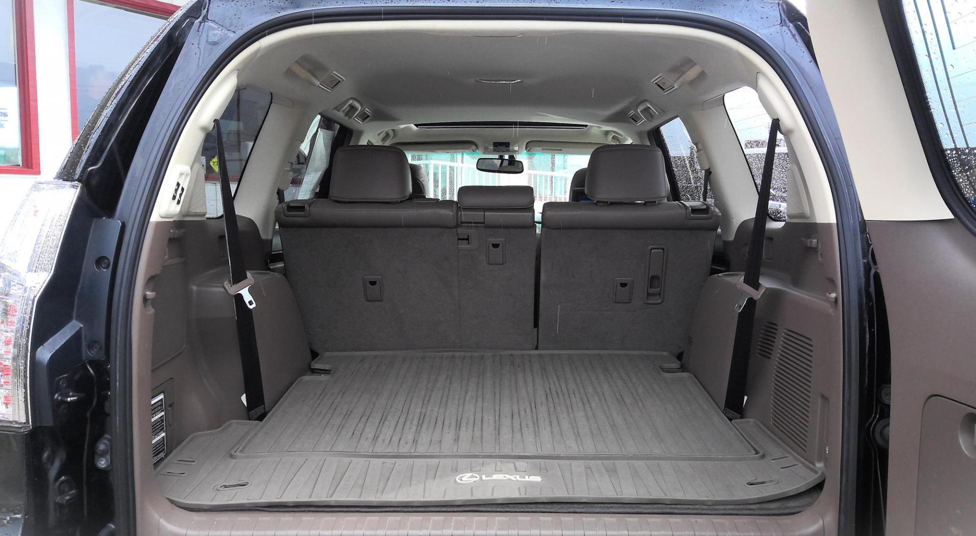 2016 BLACK Lexus GX 460 Luxury (JTJJM7FX4G5) with an 4.6L V8 DOHC 32V engine, 6A transmission, located at 502 S. Riverside Avenue, Medford, OR, 97501, (541) 773-3136, 42.322803, -122.867477 - Photo#5