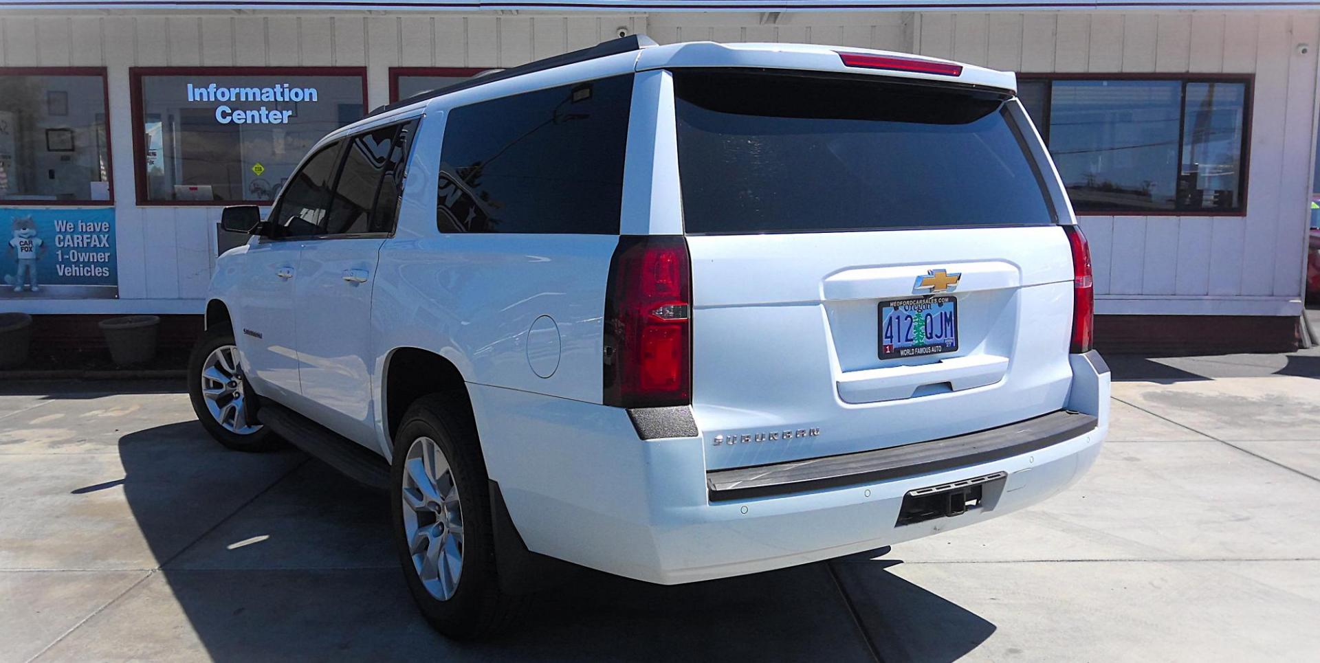 2015 WHITE Chevrolet Suburban LT 1500 4WD (1GNSKJKC6FR) with an 5.3L V8 OHV 16V engine, 6-Speed Automatic transmission, located at 502 S. Riverside Avenue, Medford, OR, 97501, (541) 773-3136, 42.322803, -122.867477 - Photo#2