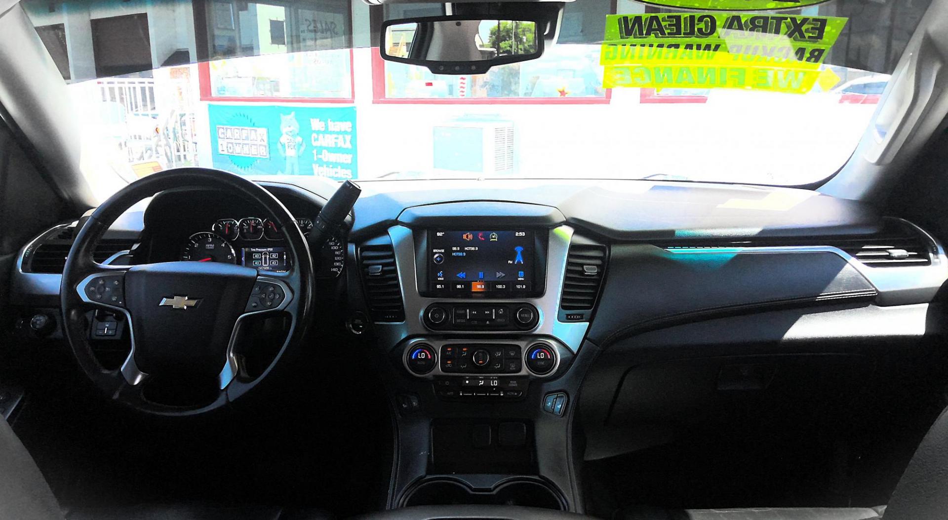 2015 WHITE Chevrolet Suburban LT 1500 4WD (1GNSKJKC6FR) with an 5.3L V8 OHV 16V engine, 6-Speed Automatic transmission, located at 502 S. Riverside Avenue, Medford, OR, 97501, (541) 773-3136, 42.322803, -122.867477 - Photo#9