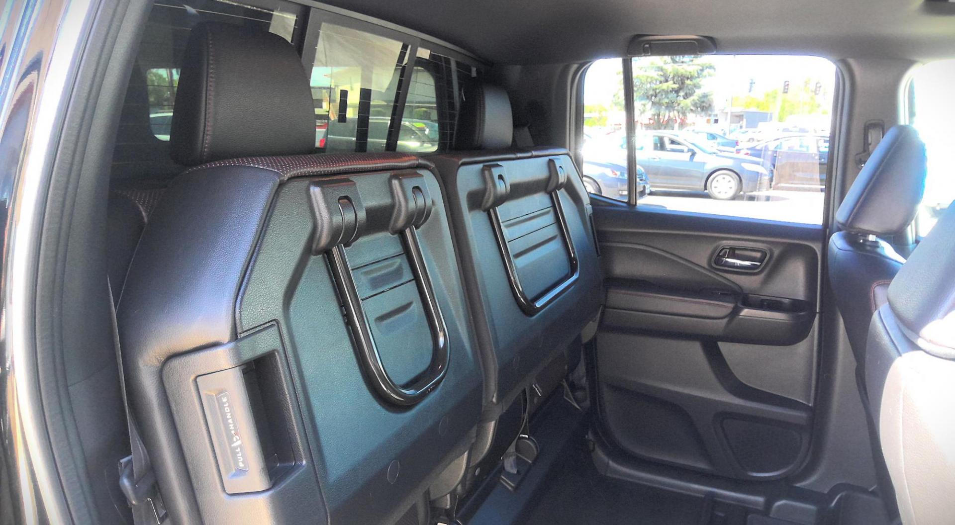 2017 BLACK Honda Ridgeline Black Edition AWD (5FPYK3F86HB) with an 3.5L V6 SOHC 24V engine, 6A transmission, located at 502 S. Riverside Avenue, Medford, OR, 97501, (541) 773-3136, 42.322803, -122.867477 - Photo#6