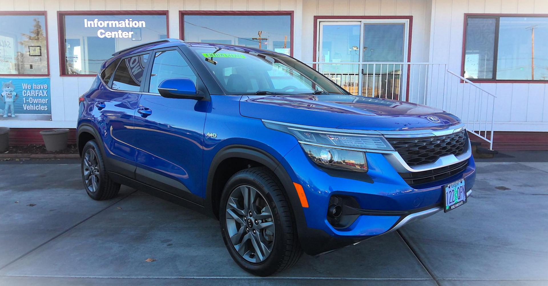 2021 BLUE Kia Seltos S AWD (KNDEUCAA0M7) with an 2.0L L4 DOHC 16V engine, CVT transmission, located at 502 S. Riverside Avenue, Medford, OR, 97501, (541) 773-3136, 42.322803, -122.867477 - Photo#1