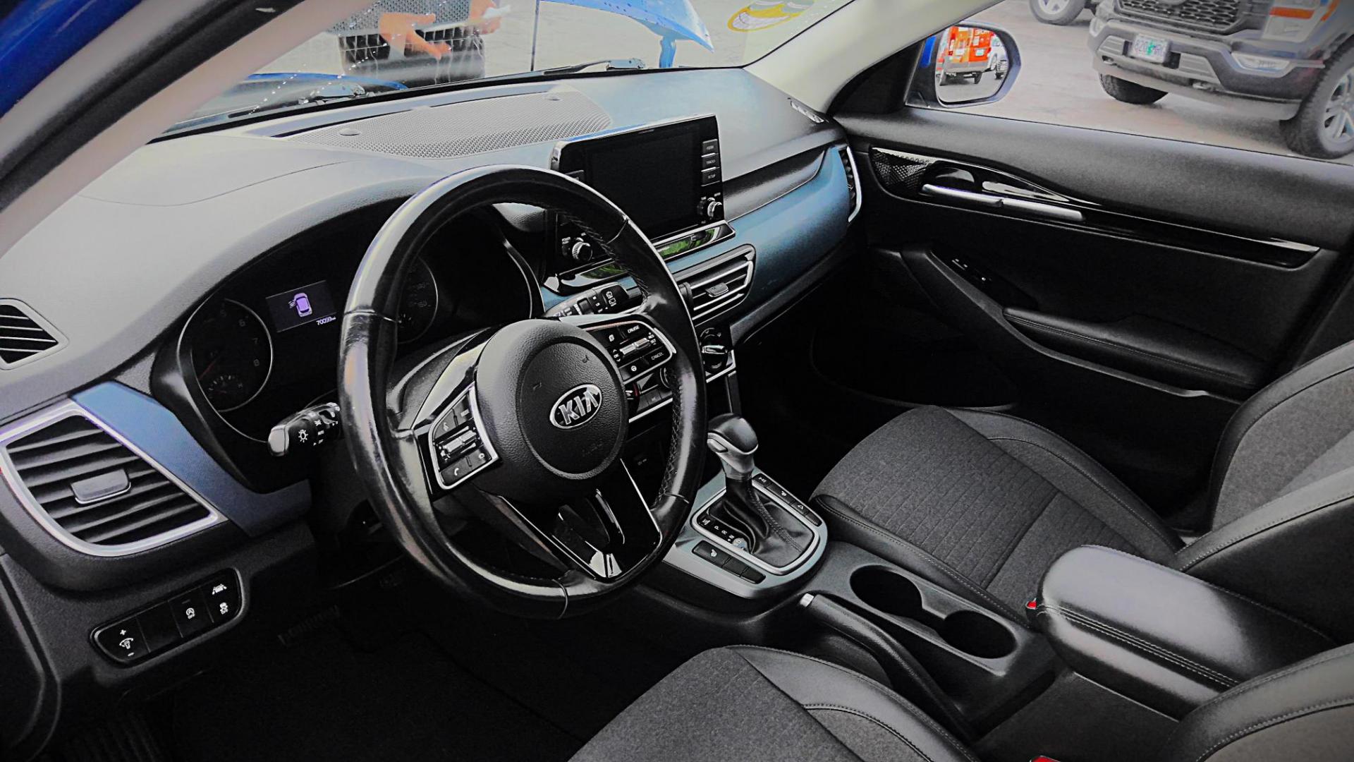 2021 BLUE Kia Seltos S AWD (KNDEUCAA0M7) with an 2.0L L4 DOHC 16V engine, CVT transmission, located at 502 S. Riverside Avenue, Medford, OR, 97501, (541) 773-3136, 42.322803, -122.867477 - Photo#7