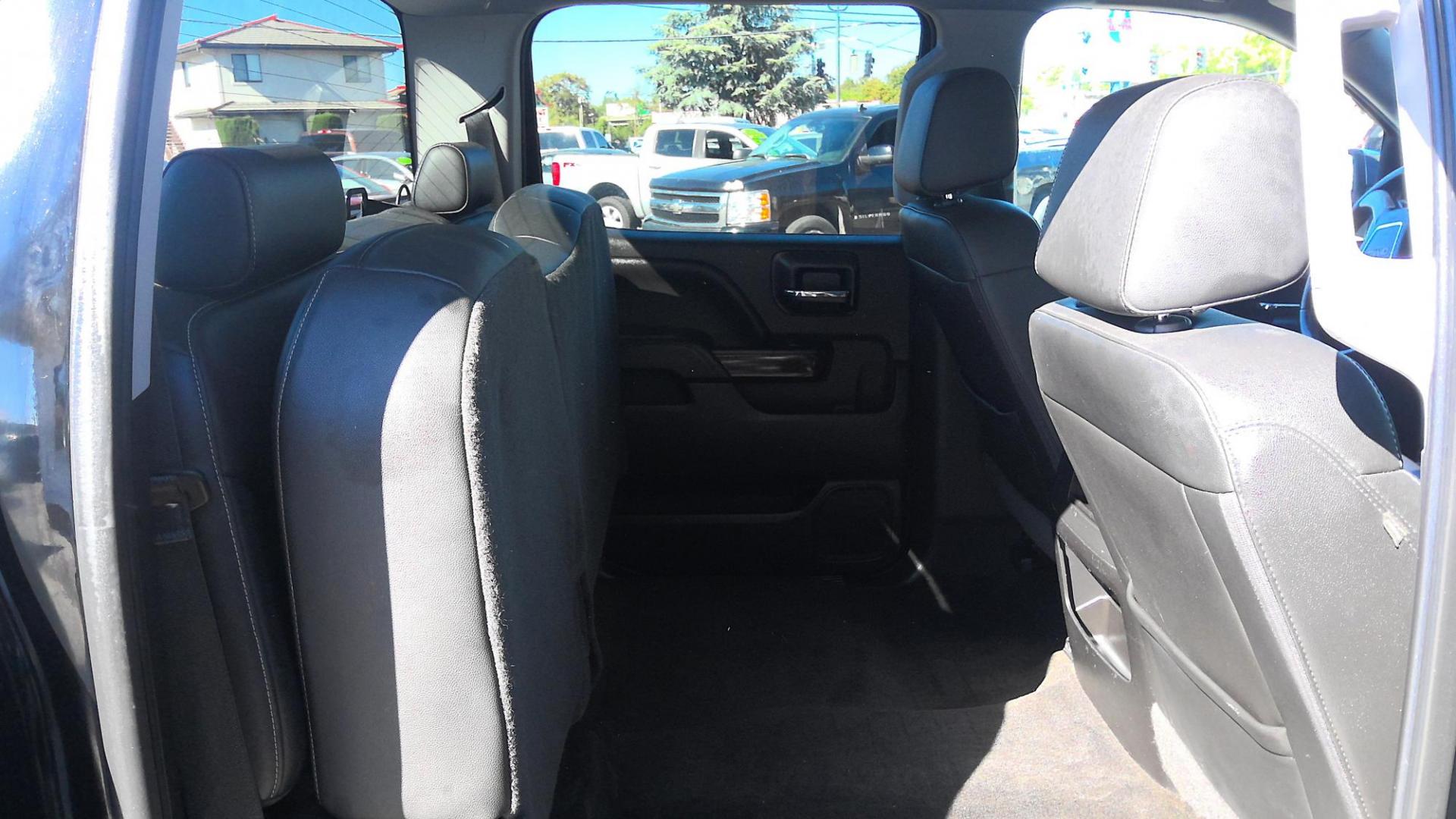 2018 BLACK GMC Sierra 1500 SLT Crew Cab Short Box 4WD (3GTU2NEC6JG) with an 5.3L V8 OHV 16V engine, 6A transmission, located at 502 S. Riverside Avenue, Medford, OR, 97501, (541) 773-3136, 42.322803, -122.867477 - Photo#6