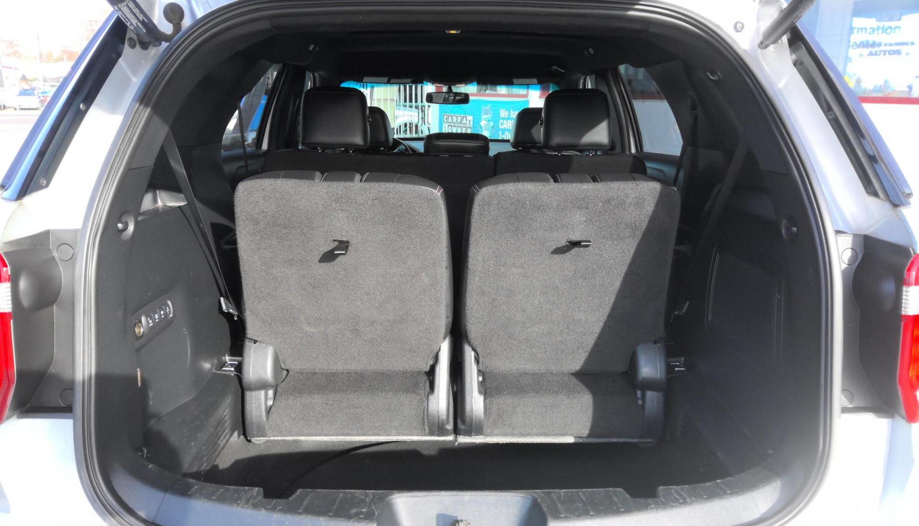 2017 GRAY Ford Explorer Limited 4WD (1FM5K8F88HG) with an 3.5L V6 DOHC 24V engine, 6A transmission, located at 502 S. Riverside Avenue, Medford, OR, 97501, (541) 773-3136, 42.322803, -122.867477 - Photo#5