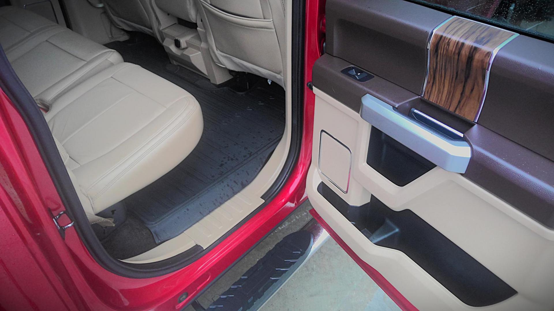2018 RED Ford F-150 XLT SuperCrew 6.5-ft. Bed 4WD (1FTEW1EP6JK) with an 2.7L V6 DOHC 24V engine, 6A transmission, located at 502 S. Riverside Avenue, Medford, OR, 97501, (541) 773-3136, 42.322803, -122.867477 - Photo#3