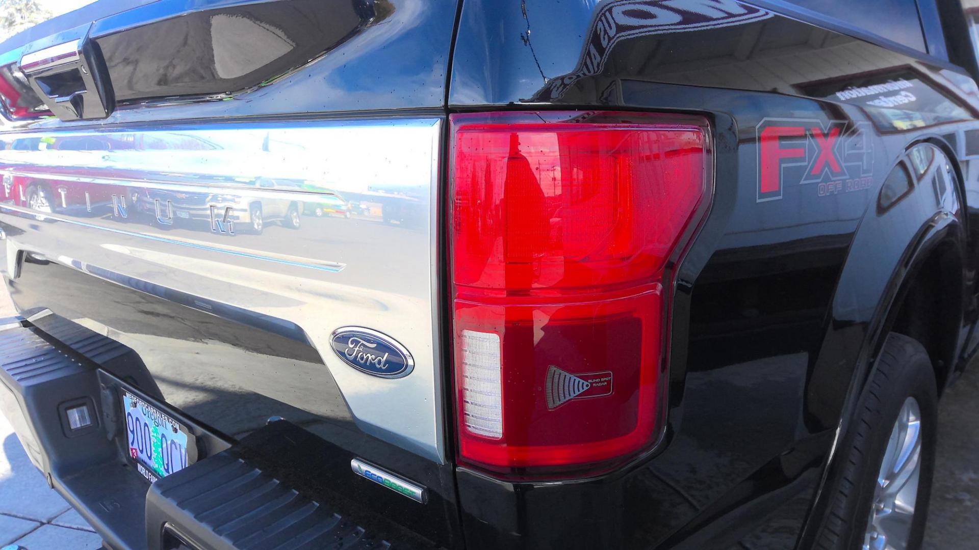 2018 BLACK Ford F-150 XLT SuperCrew 5.5-ft. Bed 4WD (1FTEW1EG5JF) with an 3.5L V6 TURBO engine, 6A transmission, located at 502 S. Riverside Avenue, Medford, OR, 97501, (541) 773-3136, 42.322803, -122.867477 - Photo#4