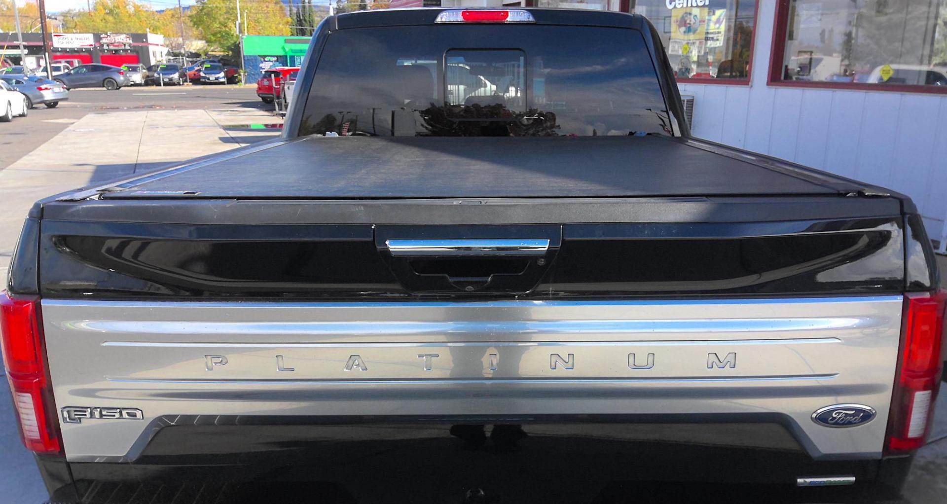 2018 BLACK Ford F-150 XLT SuperCrew 5.5-ft. Bed 4WD (1FTEW1EG5JF) with an 3.5L V6 TURBO engine, 6A transmission, located at 502 S. Riverside Avenue, Medford, OR, 97501, (541) 773-3136, 42.322803, -122.867477 - Photo#5