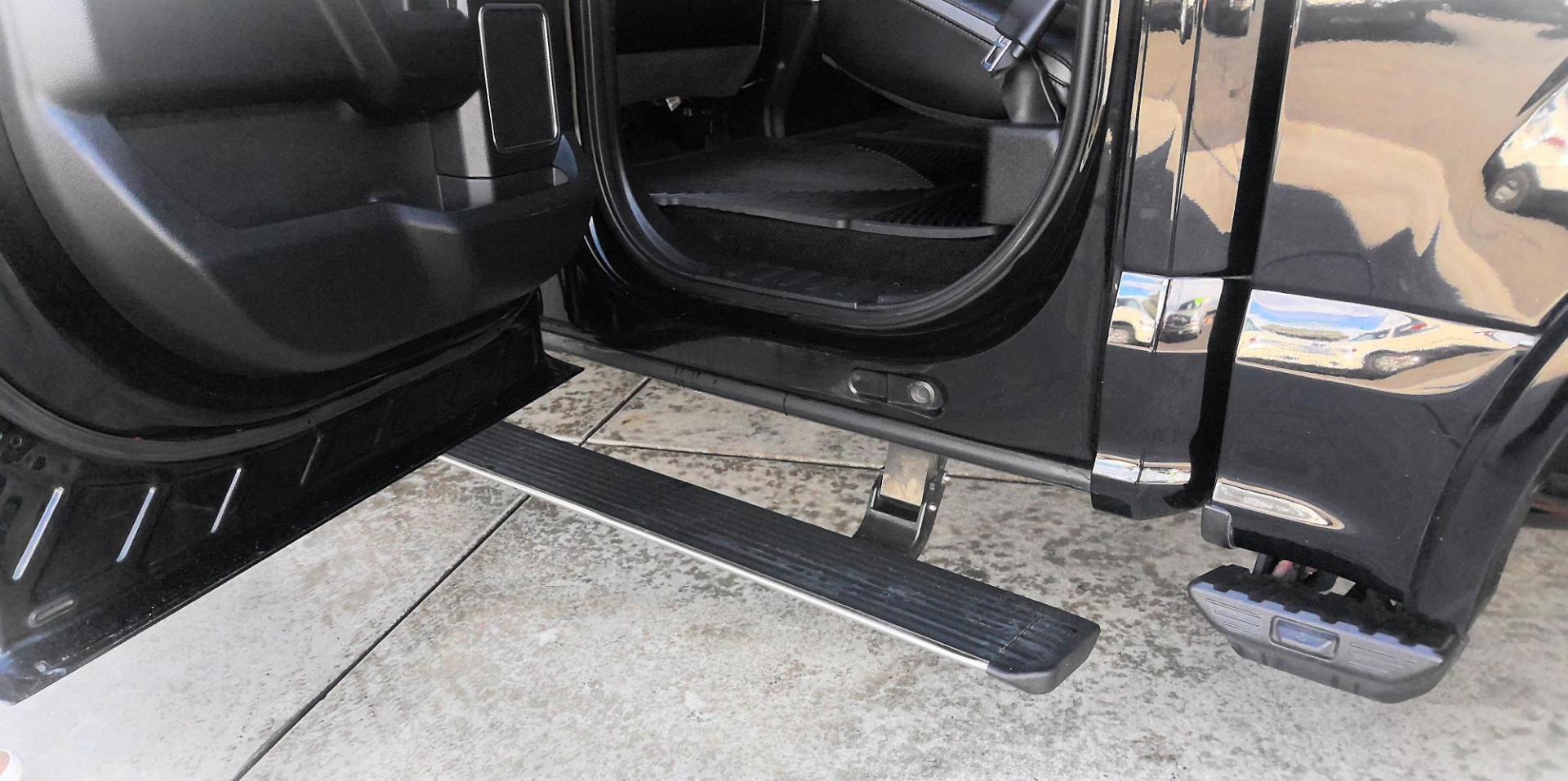 2018 BLACK Ford F-150 XLT SuperCrew 5.5-ft. Bed 4WD (1FTEW1EG5JF) with an 3.5L V6 TURBO engine, 6A transmission, located at 502 S. Riverside Avenue, Medford, OR, 97501, (541) 773-3136, 42.322803, -122.867477 - Photo#6