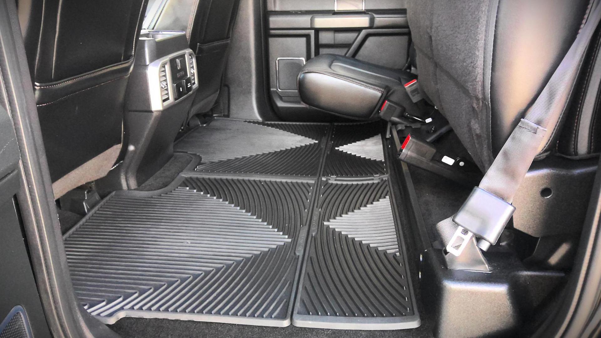 2018 BLACK Ford F-150 XLT SuperCrew 5.5-ft. Bed 4WD (1FTEW1EG5JF) with an 3.5L V6 TURBO engine, 6A transmission, located at 502 S. Riverside Avenue, Medford, OR, 97501, (541) 773-3136, 42.322803, -122.867477 - Photo#9