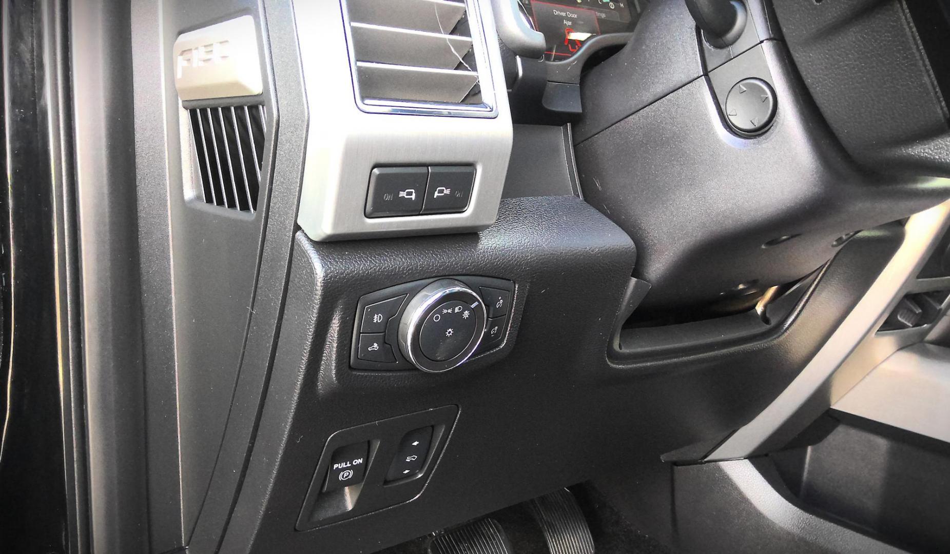 2018 BLACK Ford F-150 XLT SuperCrew 5.5-ft. Bed 4WD (1FTEW1EG5JF) with an 3.5L V6 TURBO engine, 6A transmission, located at 502 S. Riverside Avenue, Medford, OR, 97501, (541) 773-3136, 42.322803, -122.867477 - Photo#16