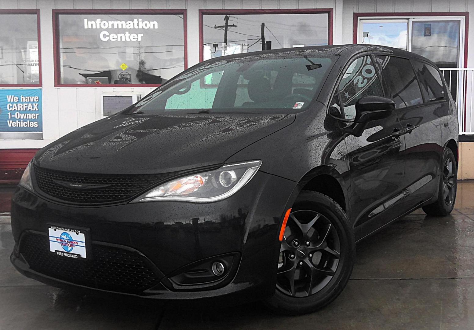 2018 BLACK Chrysler Pacifica Touring Plus (2C4RC1FG0JR) with an 3.6L V6 DOHC 24V engine, 9A transmission, located at 502 S. Riverside Avenue, Medford, OR, 97501, (541) 773-3136, 42.322803, -122.867477 - Photo#1
