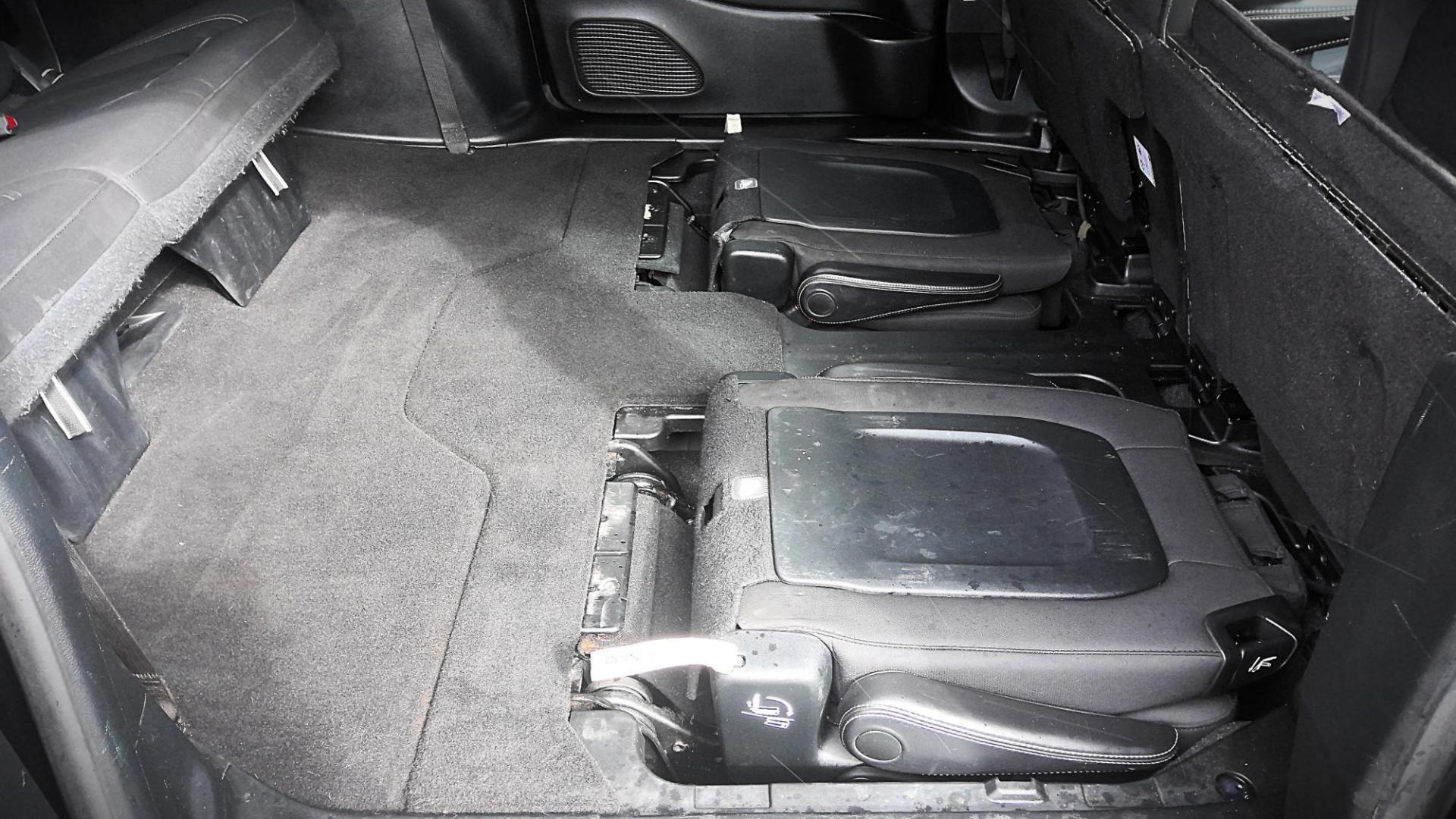 2018 BLACK Chrysler Pacifica Touring Plus (2C4RC1FG0JR) with an 3.6L V6 DOHC 24V engine, 9A transmission, located at 502 S. Riverside Avenue, Medford, OR, 97501, (541) 773-3136, 42.322803, -122.867477 - Photo#8