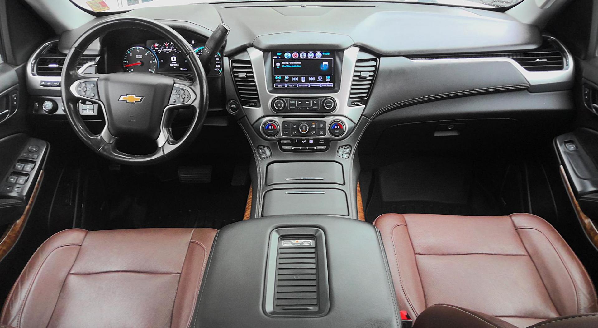 2020 WHITE Chevrolet Tahoe Premier 4WD (1GNSKCKJ0LR) with an 6.2L V8 OHV 16V engine, 6A transmission, located at 502 S. Riverside Avenue, Medford, OR, 97501, (541) 773-3136, 42.322803, -122.867477 - Photo#11