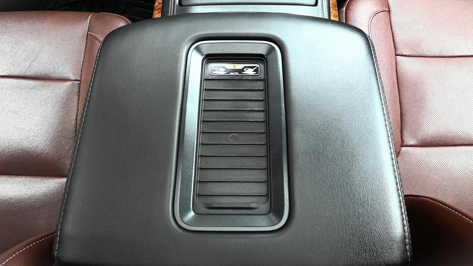 2020 WHITE Chevrolet Tahoe Premier 4WD (1GNSKCKJ0LR) with an 6.2L V8 OHV 16V engine, 6A transmission, located at 502 S. Riverside Avenue, Medford, OR, 97501, (541) 773-3136, 42.322803, -122.867477 - Photo#14