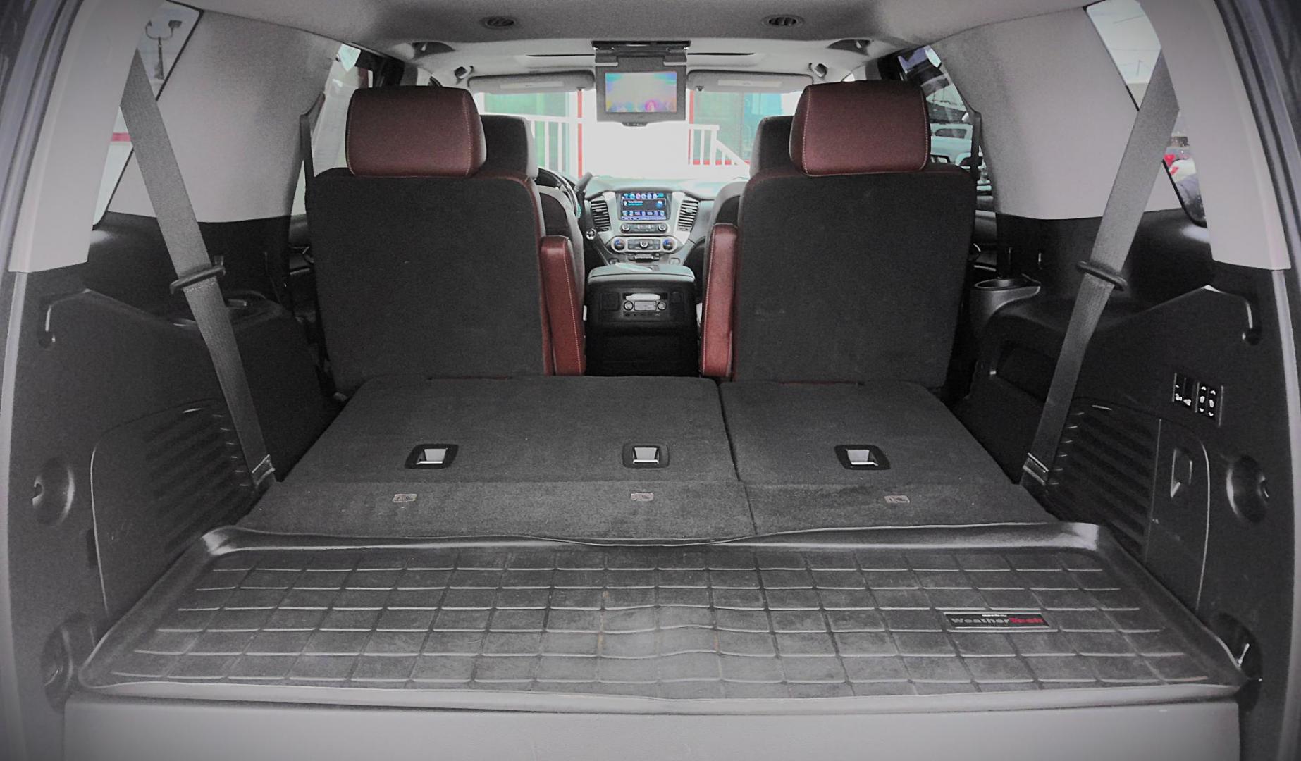 2020 WHITE Chevrolet Tahoe Premier 4WD (1GNSKCKJ0LR) with an 6.2L V8 OHV 16V engine, 6A transmission, located at 502 S. Riverside Avenue, Medford, OR, 97501, (541) 773-3136, 42.322803, -122.867477 - Photo#4