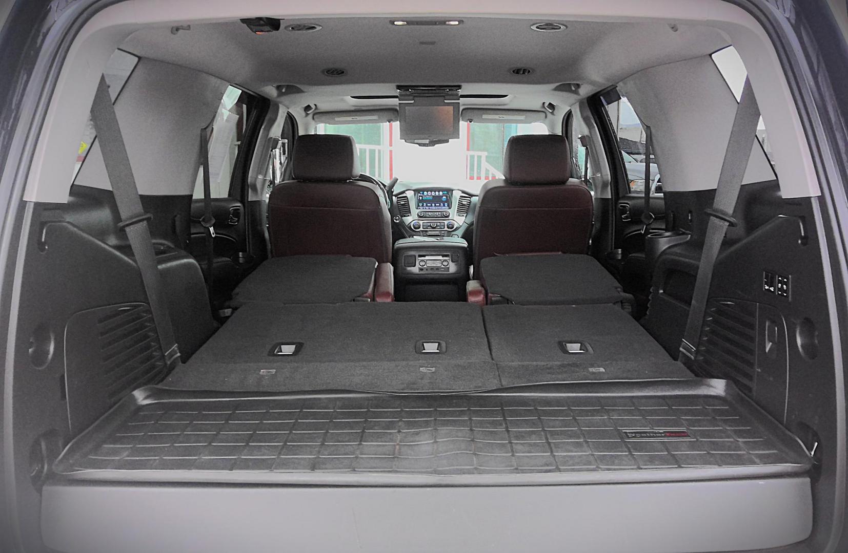 2020 WHITE Chevrolet Tahoe Premier 4WD (1GNSKCKJ0LR) with an 6.2L V8 OHV 16V engine, 6A transmission, located at 502 S. Riverside Avenue, Medford, OR, 97501, (541) 773-3136, 42.322803, -122.867477 - Photo#5