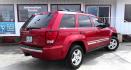 2005 RED Jeep Grand Cherokee Limited 4WD (1J4HR58N85C) with an 4.7L V8 SOHC 16V engine, 5-Speed Automatic Overdrive transmission, located at 502 S. Riverside Avenue, Medford, OR, 97501, (541) 773-3136, 42.322803, -122.867477 - Photo#2