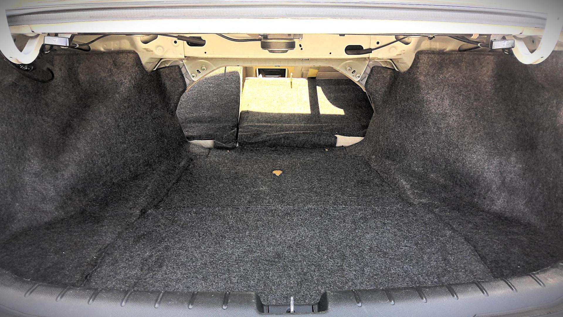 2016 WHITE Honda Accord Touring V6 Sedan 6-Spd AT (1HGCR3F94GA) with an 3.5L V6 SOHC 24V engine, 6A transmission, located at 502 S. Riverside Avenue, Medford, OR, 97501, (541) 773-3136, 42.322803, -122.867477 - Photo#4