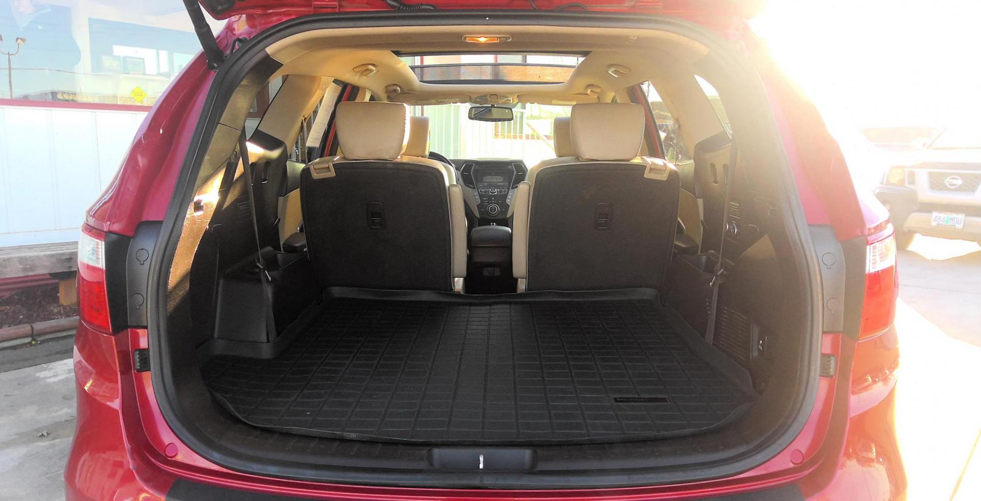 2014 RED Hyundai Santa Fe Limited AWD (KM8SRDHFXEU) with an 3.3L V6 DOHC 24V engine, 6-Speed Automatic transmission, located at 502 S. Riverside Avenue, Medford, OR, 97501, (541) 773-3136, 42.322803, -122.867477 - Photo#5