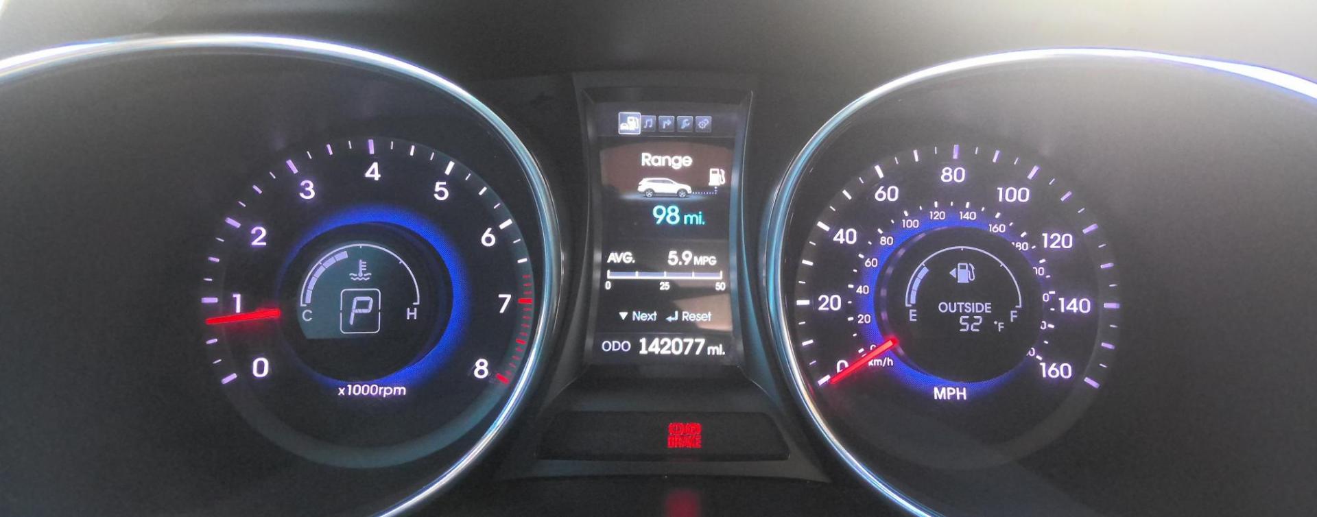 2014 RED Hyundai Santa Fe Limited AWD (KM8SRDHFXEU) with an 3.3L V6 DOHC 24V engine, 6-Speed Automatic transmission, located at 502 S. Riverside Avenue, Medford, OR, 97501, (541) 773-3136, 42.322803, -122.867477 - Photo#16