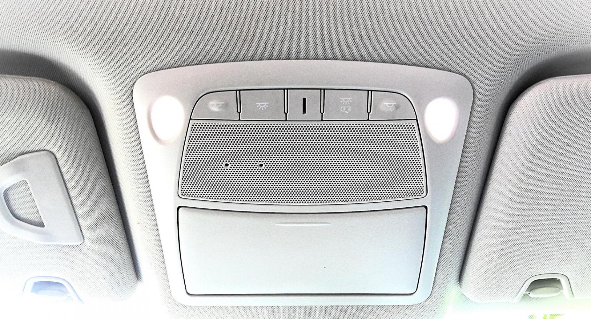 2020 WHITE Nissan Rogue S AWD (KNMAT2MV2LP) with an 2.5L L4 DOHC 16V engine, CVT transmission, located at 502 S. Riverside Avenue, Medford, OR, 97501, (541) 773-3136, 42.322803, -122.867477 - Photo#10