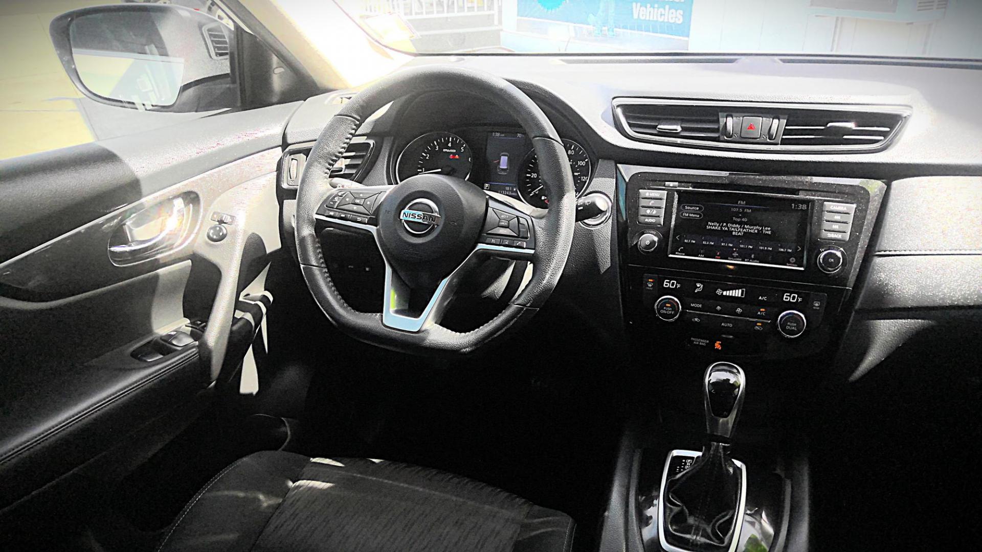 2020 WHITE Nissan Rogue S AWD (KNMAT2MV2LP) with an 2.5L L4 DOHC 16V engine, CVT transmission, located at 502 S. Riverside Avenue, Medford, OR, 97501, (541) 773-3136, 42.322803, -122.867477 - Photo#7