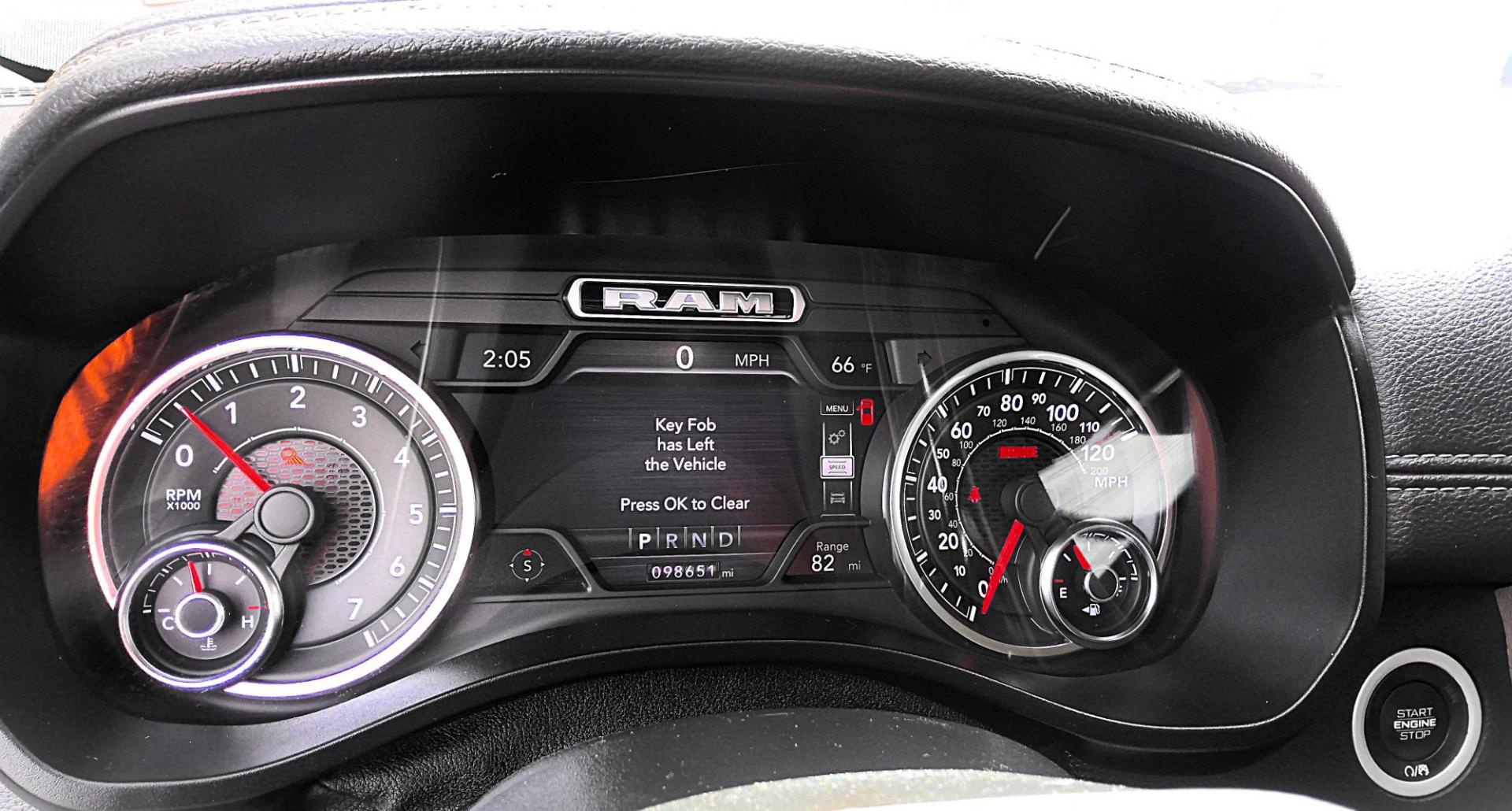 2020 WHITE RAM 1500 Laramie Crew Cab SWB 4WD (1C6SRFJT4LN) with an 5.7L V8 OHV 16V engine, 8A transmission, located at 502 S. Riverside Avenue, Medford, OR, 97501, (541) 773-3136, 42.322803, -122.867477 - Photo#10