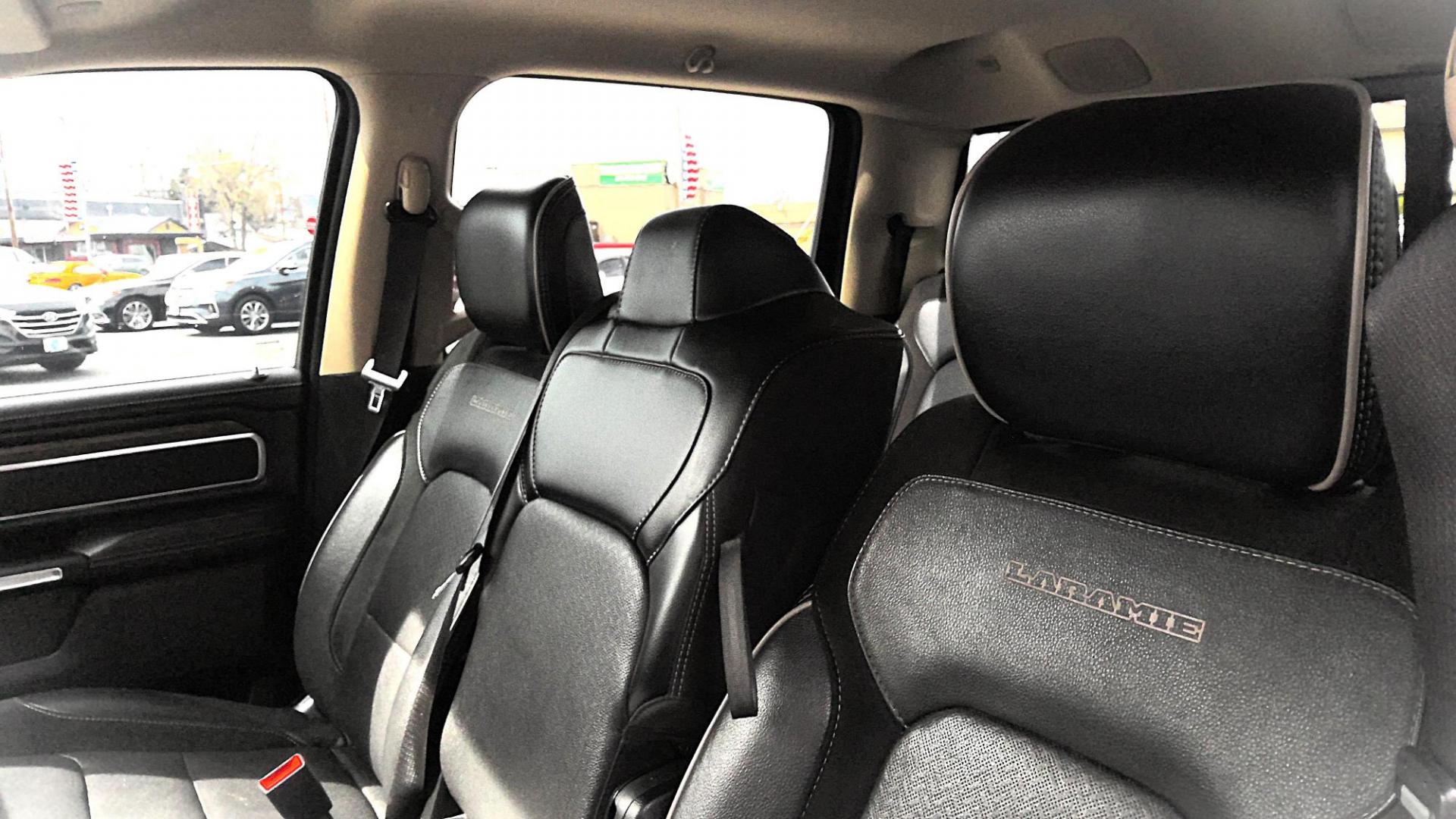 2020 WHITE RAM 1500 Laramie Crew Cab SWB 4WD (1C6SRFJT4LN) with an 5.7L V8 OHV 16V engine, 8A transmission, located at 502 S. Riverside Avenue, Medford, OR, 97501, (541) 773-3136, 42.322803, -122.867477 - Photo#12