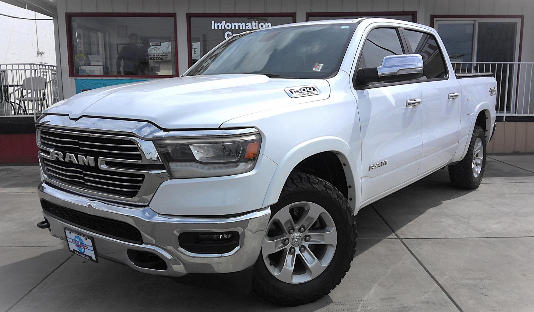 2020 WHITE RAM 1500 Laramie Crew Cab SWB 4WD (1C6SRFJT4LN) with an 5.7L V8 OHV 16V engine, 8A transmission, located at 502 S. Riverside Avenue, Medford, OR, 97501, (541) 773-3136, 42.322803, -122.867477 - Photo#1