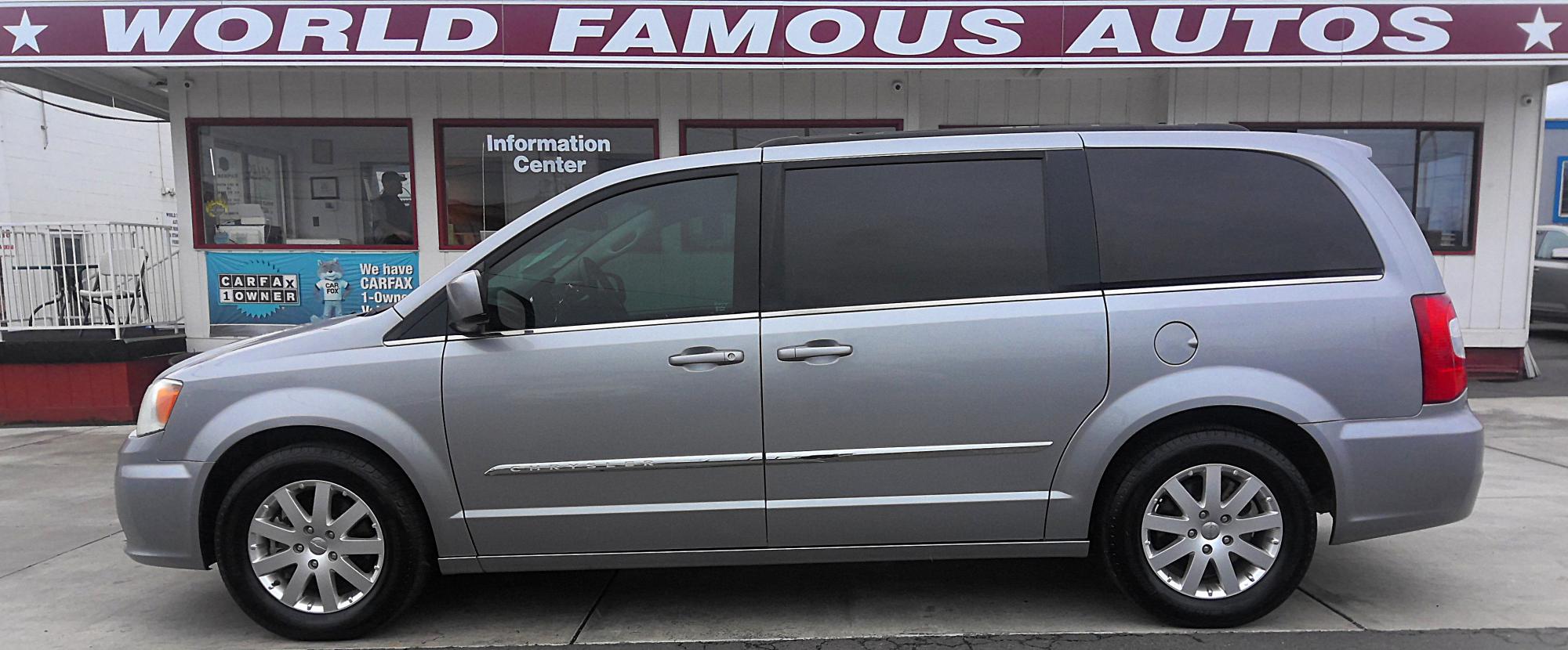 photo of 2016 Chrysler Town  and  Country Touring