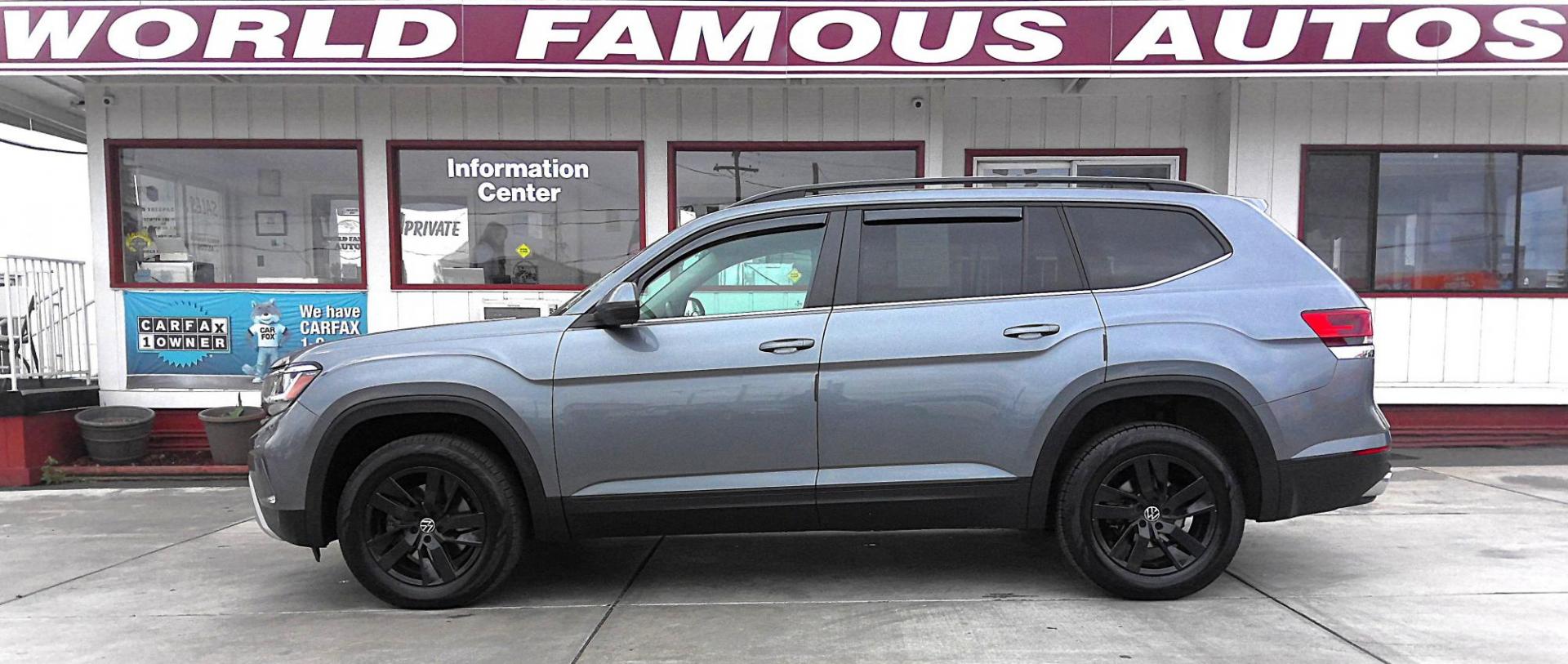 2021 GRAY Volkswagen Atlas SE 4MOTION (1V2LP2CA8MC) with an 2.0L L4 DOHC 16V engine, 8A transmission, located at 502 S. Riverside Avenue, Medford, OR, 97501, (541) 773-3136, 42.322803, -122.867477 - Photo#0