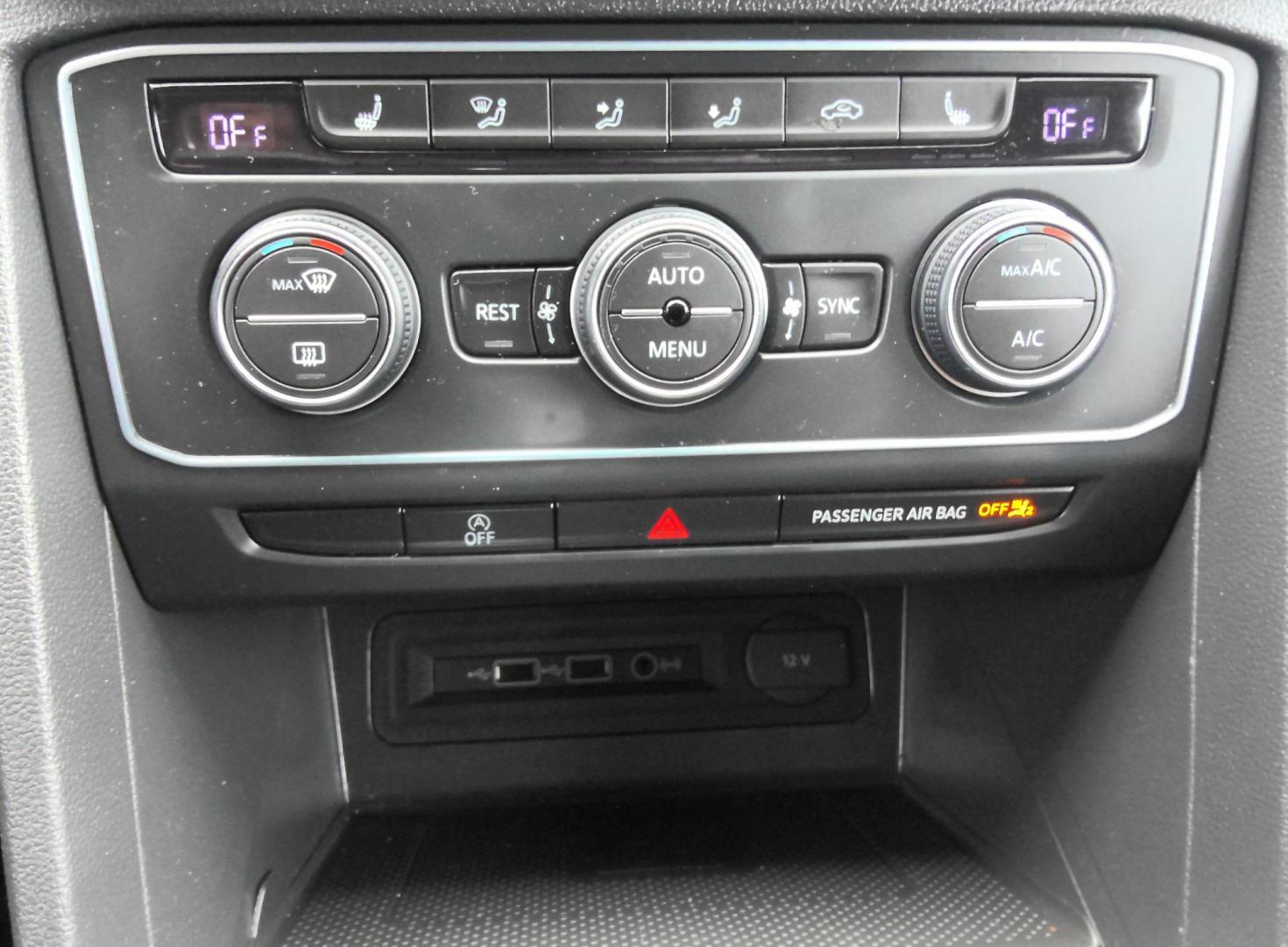 2021 GRAY Volkswagen Atlas SE 4MOTION (1V2LP2CA8MC) with an 2.0L L4 DOHC 16V engine, 8A transmission, located at 502 S. Riverside Avenue, Medford, OR, 97501, (541) 773-3136, 42.322803, -122.867477 - Photo#12