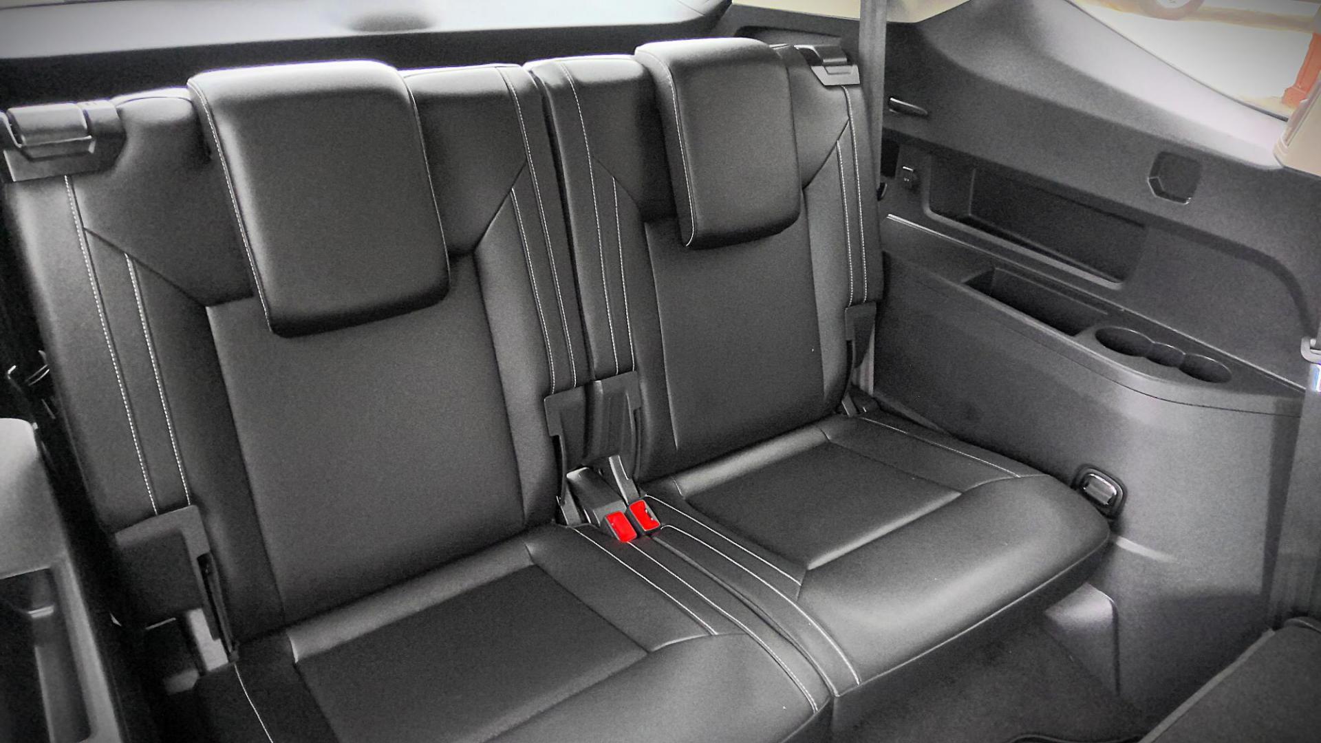 2021 GRAY Volkswagen Atlas SE 4MOTION (1V2LP2CA8MC) with an 2.0L L4 DOHC 16V engine, 8A transmission, located at 502 S. Riverside Avenue, Medford, OR, 97501, (541) 773-3136, 42.322803, -122.867477 - Photo#6