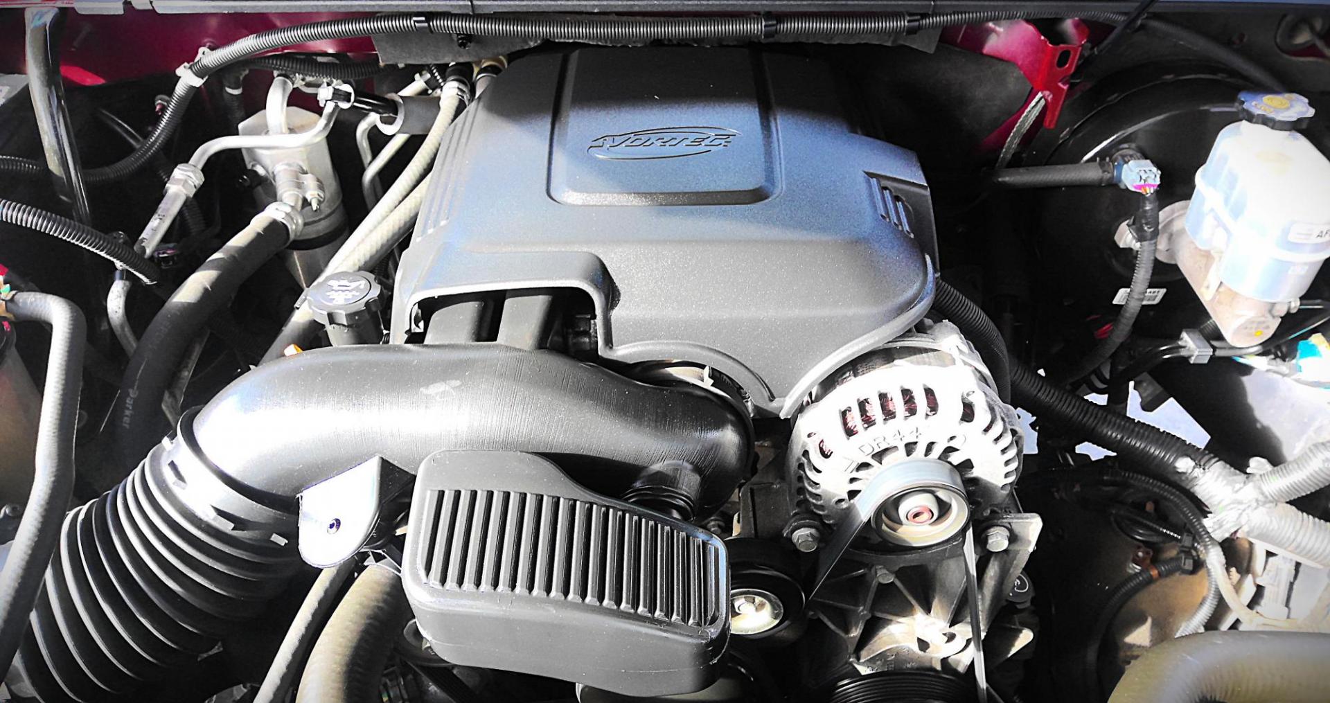 2010 RED GMC Yukon XL SLT-1 1/2 Ton 4WD (1GKUKKE32AR) with an 5.3L V8 OHV 16V FFV engine, 4-Speed Automatic transmission, located at 502 S. Riverside Avenue, Medford, OR, 97501, (541) 773-3136, 42.322803, -122.867477 - Photo#12