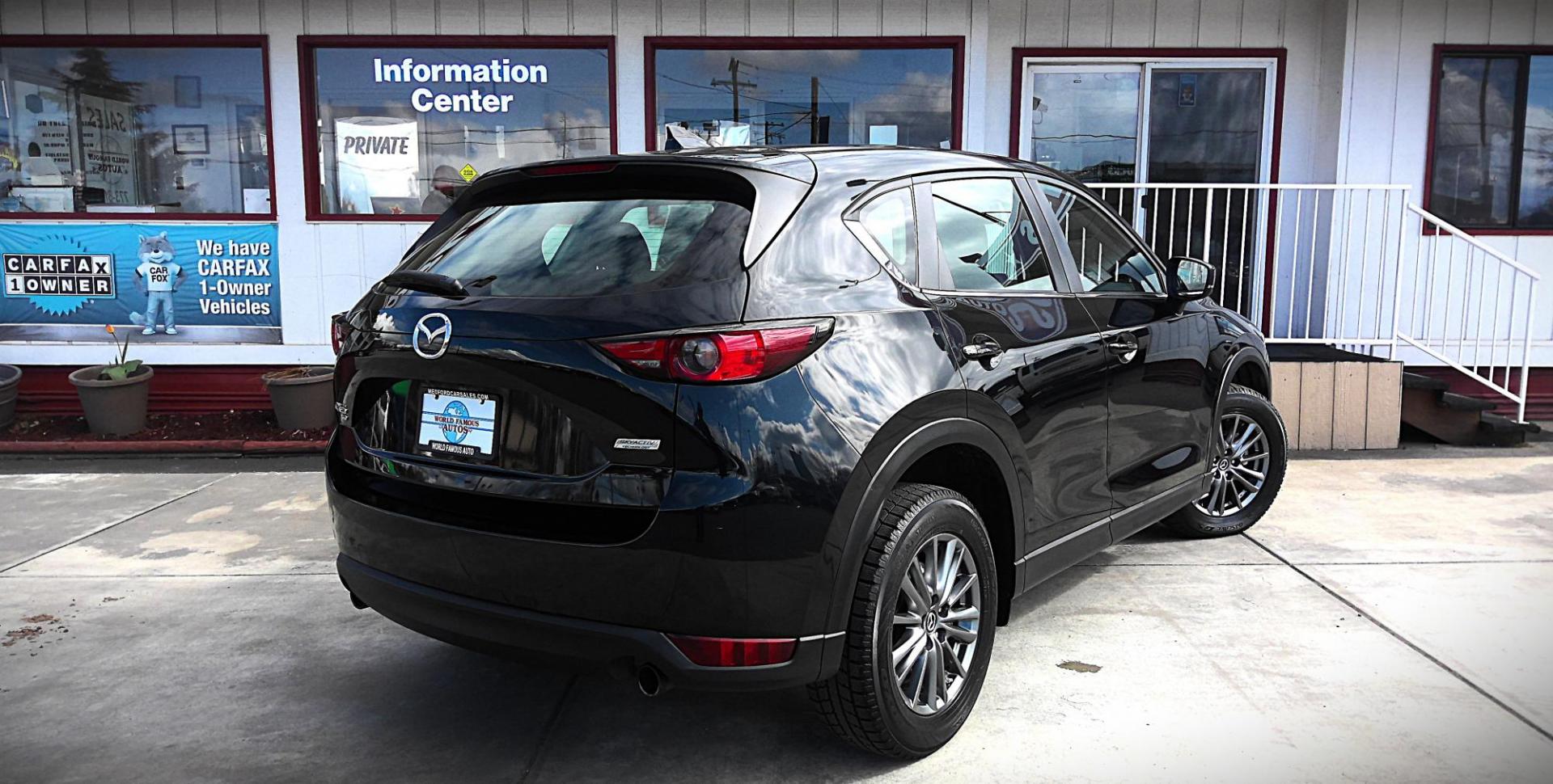 2017 BLACK Mazda CX-5 Sport AWD (JM3KFBBL4H0) with an 2.5L L4 DOHC 16V engine, 6A transmission, located at 502 S. Riverside Avenue, Medford, OR, 97501, (541) 773-3136, 42.322803, -122.867477 - Photo#2