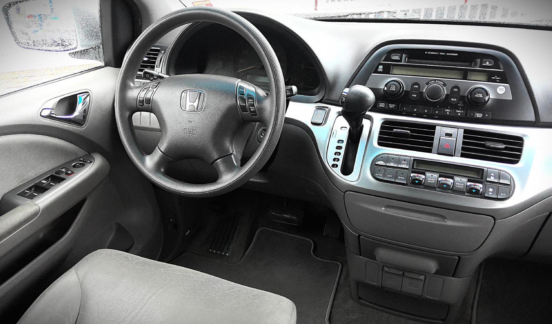2010 SILVER Honda Odyssey EX (5FNRL3H44AB) with an 3.5L V6 SOHC 24V engine, 5-Speed Automatic transmission, located at 502 S. Riverside Avenue, Medford, OR, 97501, (541) 773-3136, 42.322803, -122.867477 - Photo#9