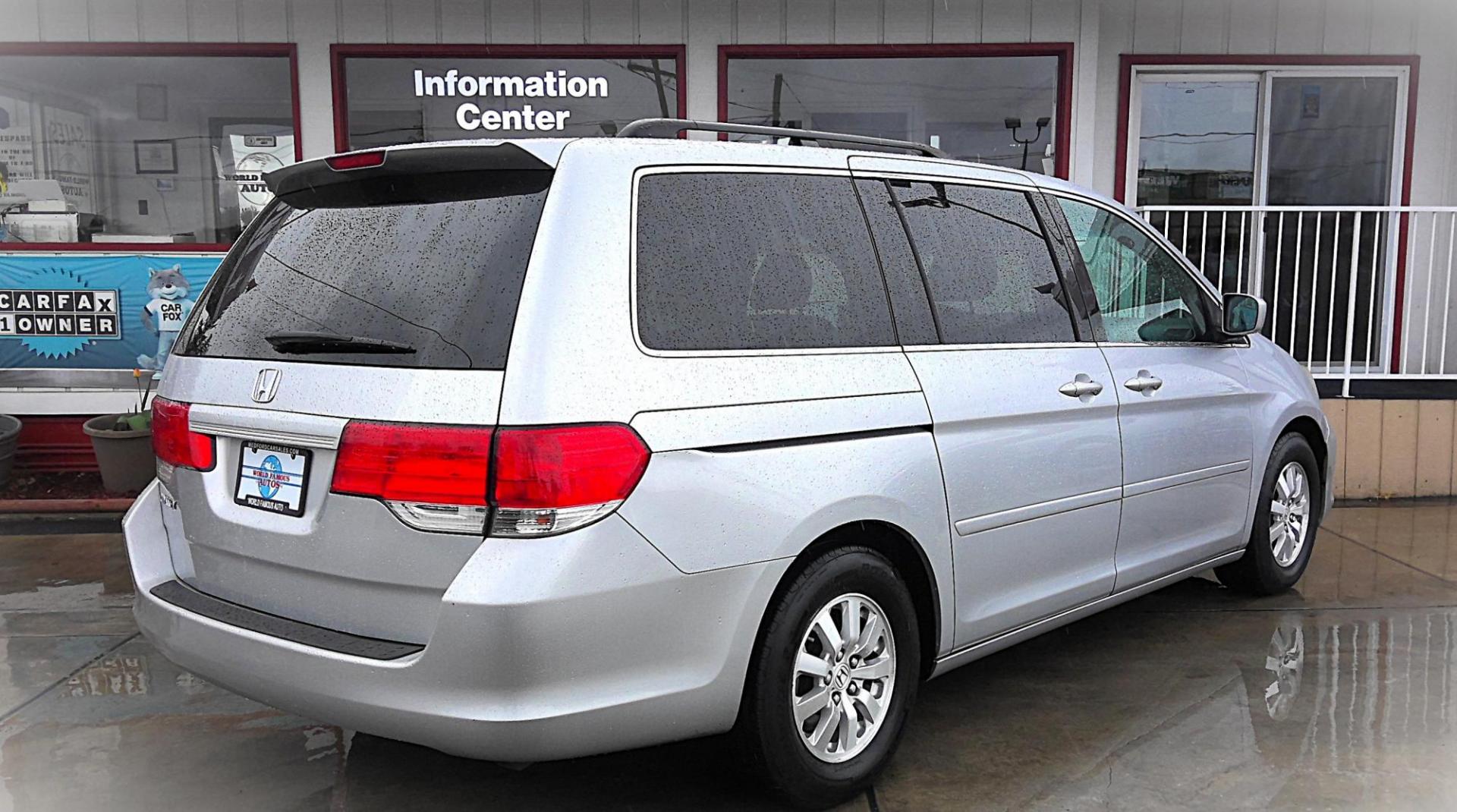 2010 SILVER Honda Odyssey EX (5FNRL3H44AB) with an 3.5L V6 SOHC 24V engine, 5-Speed Automatic transmission, located at 502 S. Riverside Avenue, Medford, OR, 97501, (541) 773-3136, 42.322803, -122.867477 - Photo#2