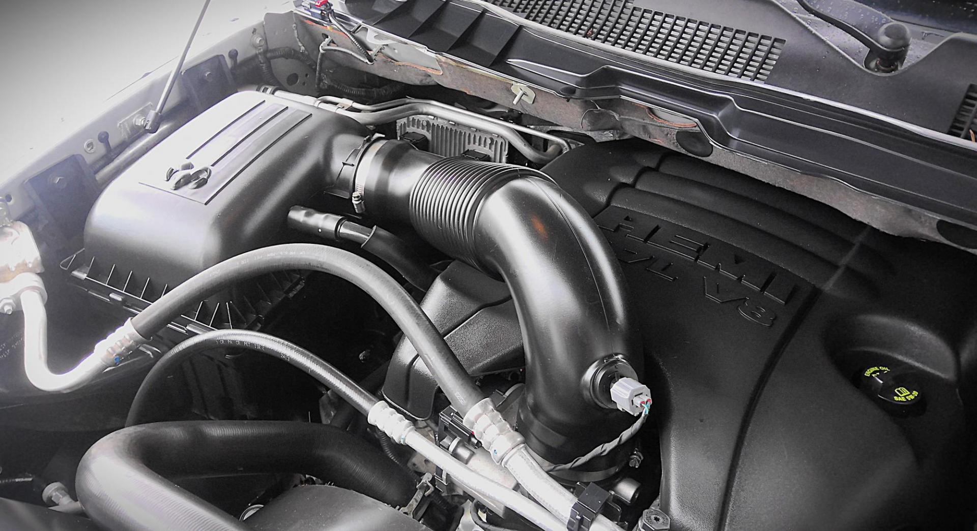 2014 SILVER RAM 1500 Laramie Crew Cab LWB 4WD (1C6RR7VTXES) with an 5.7L V8 OHV 16V engine, 6-Speed Automatic transmission, located at 502 S. Riverside Avenue, Medford, OR, 97501, (541) 773-3136, 42.322803, -122.867477 - Photo#11