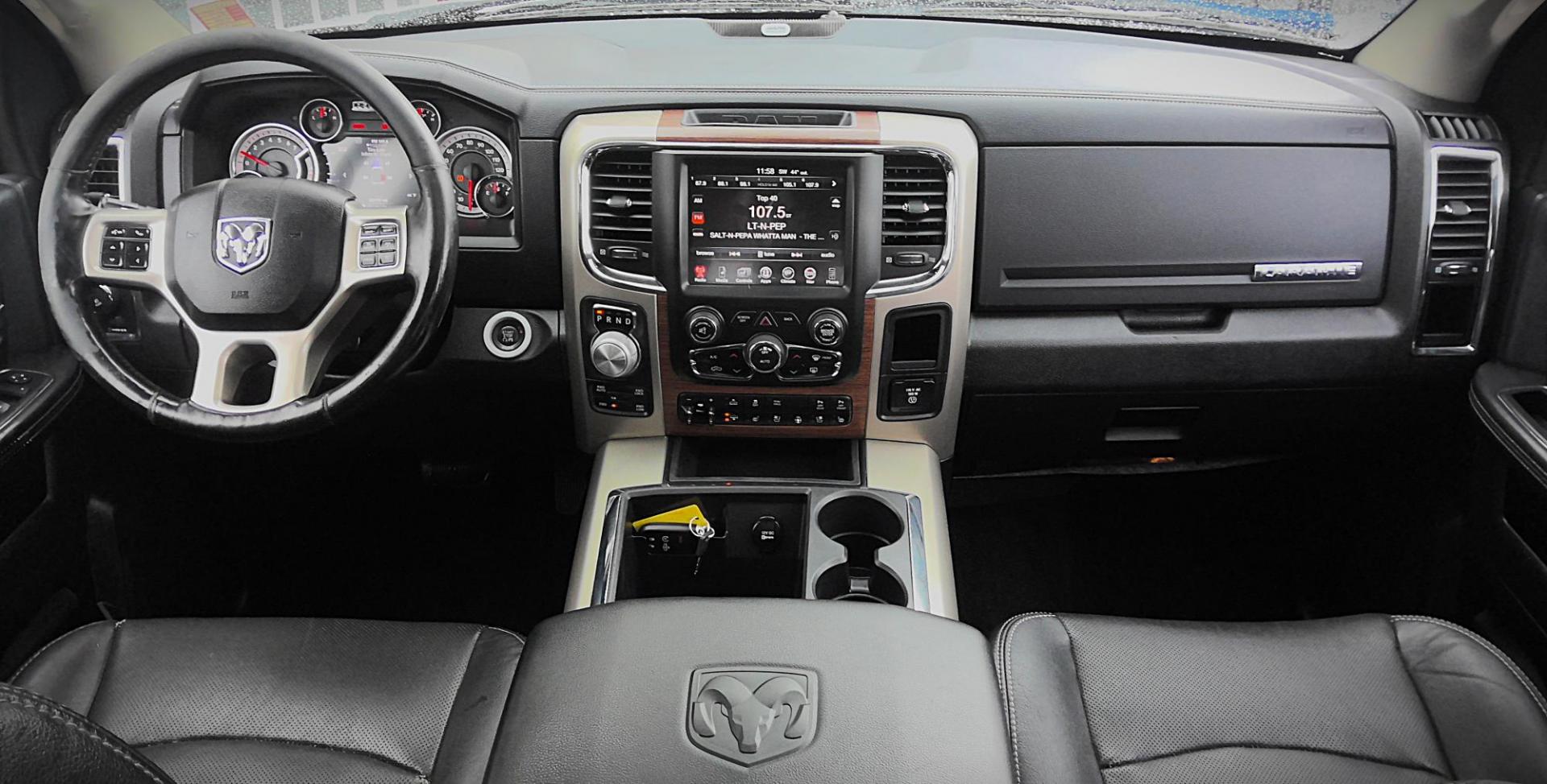 2014 SILVER RAM 1500 Laramie Crew Cab LWB 4WD (1C6RR7VTXES) with an 5.7L V8 OHV 16V engine, 6-Speed Automatic transmission, located at 502 S. Riverside Avenue, Medford, OR, 97501, (541) 773-3136, 42.322803, -122.867477 - Photo#8