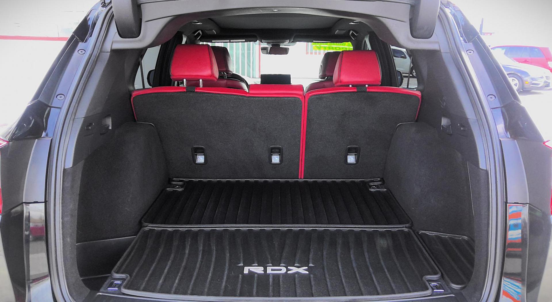 2019 BLACK Acura RDX SH-AWD A-Spec (5J8TC2H69KL) with an 2.0L L4 DOHC 16V engine, 10A transmission, located at 502 S. Riverside Avenue, Medford, OR, 97501, (541) 773-3136, 42.322803, -122.867477 - Photo#3