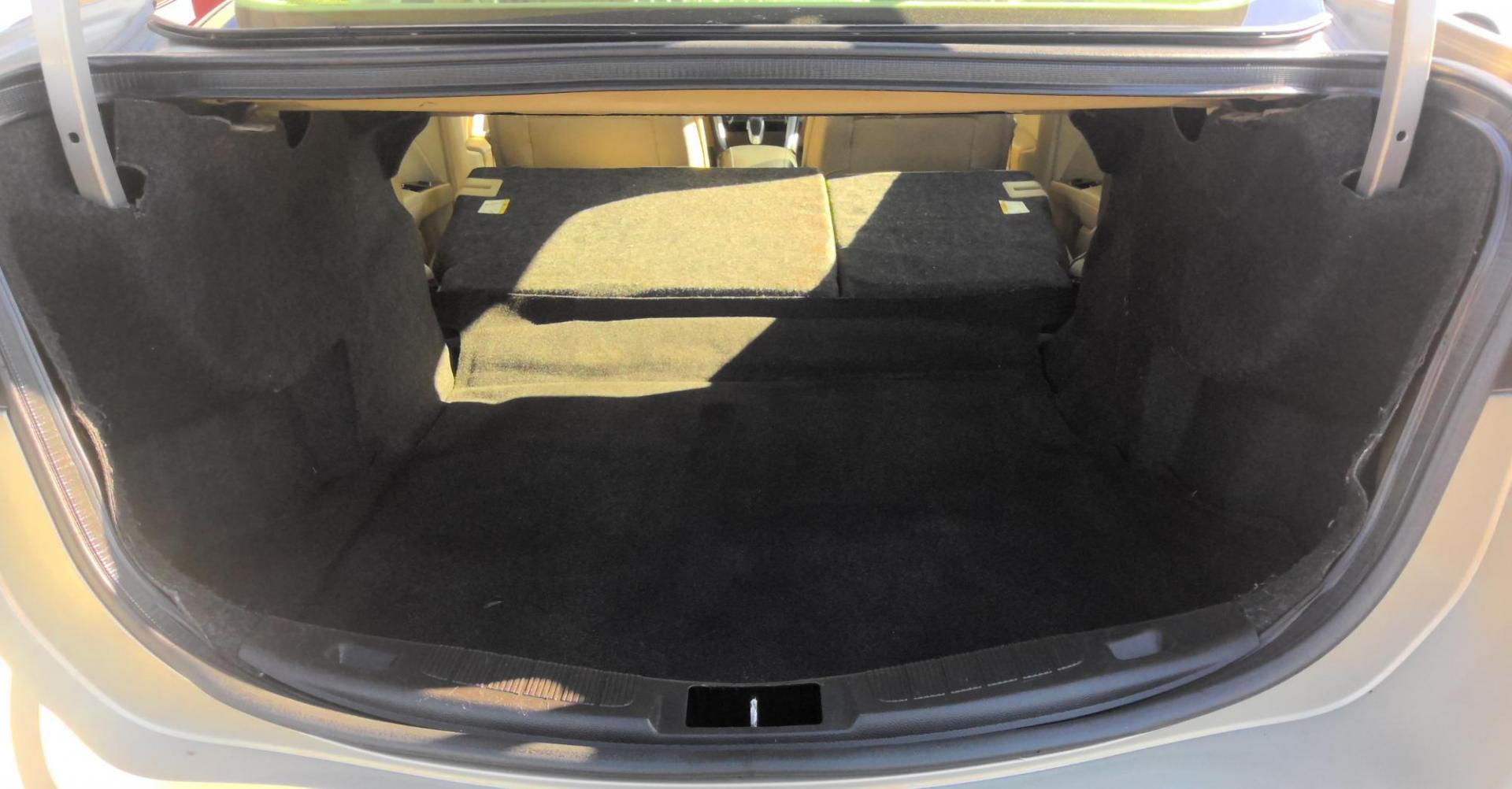 2015 GOLD Ford Fusion SE (3FA6P0H74FR) with an 2.5L L4 DOHC 16V engine, located at 502 S. Riverside Avenue, Medford, OR, 97501, (541) 773-3136, 42.322803, -122.867477 - Photo#4