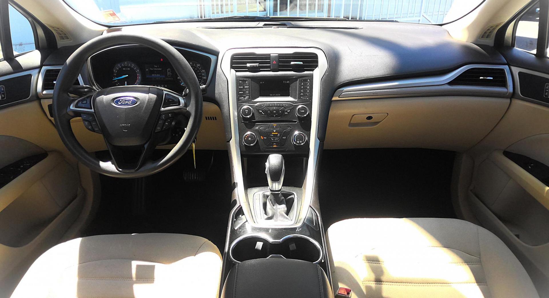 2015 GOLD Ford Fusion SE (3FA6P0H74FR) with an 2.5L L4 DOHC 16V engine, located at 502 S. Riverside Avenue, Medford, OR, 97501, (541) 773-3136, 42.322803, -122.867477 - Photo#7