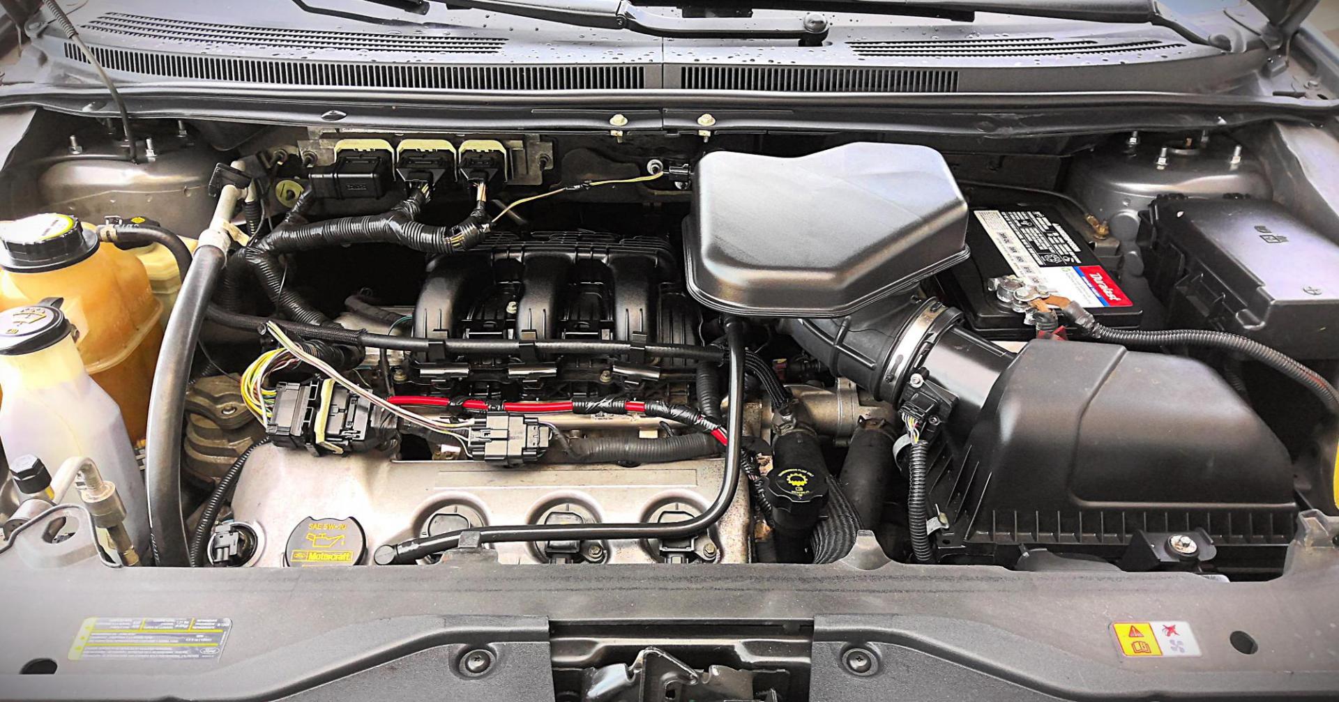 2008 GRAY Ford Edge SEL FWD (2FMDK38C88B) with an 3.5L V6 DOHC 24V engine, 6-Speed Automatic Overdrive transmission, located at 502 S. Riverside Avenue, Medford, OR, 97501, (541) 773-3136, 42.322803, -122.867477 - Photo#11